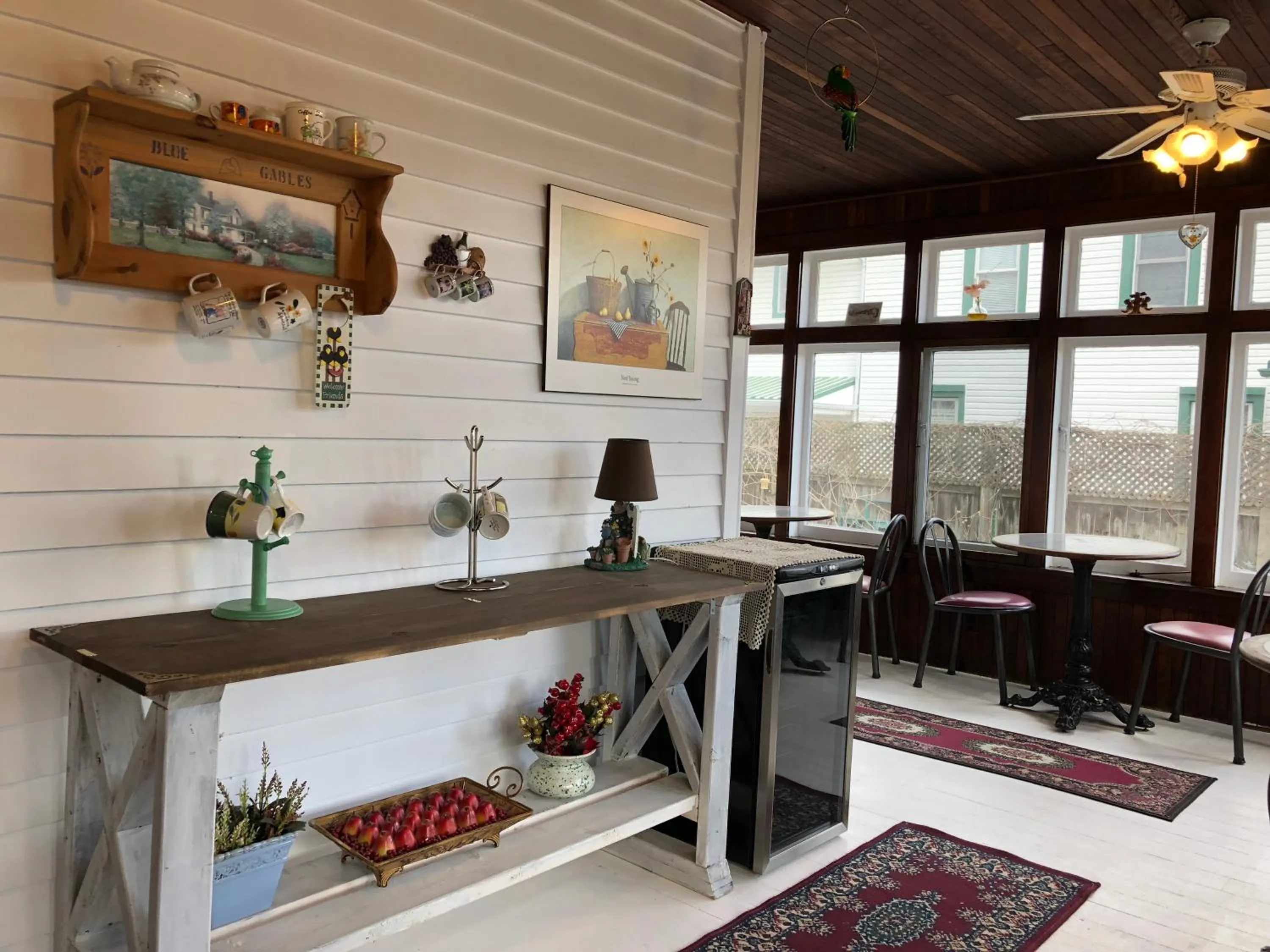 Restaurant/places to eat in Blue Gables Bed and Breakfast