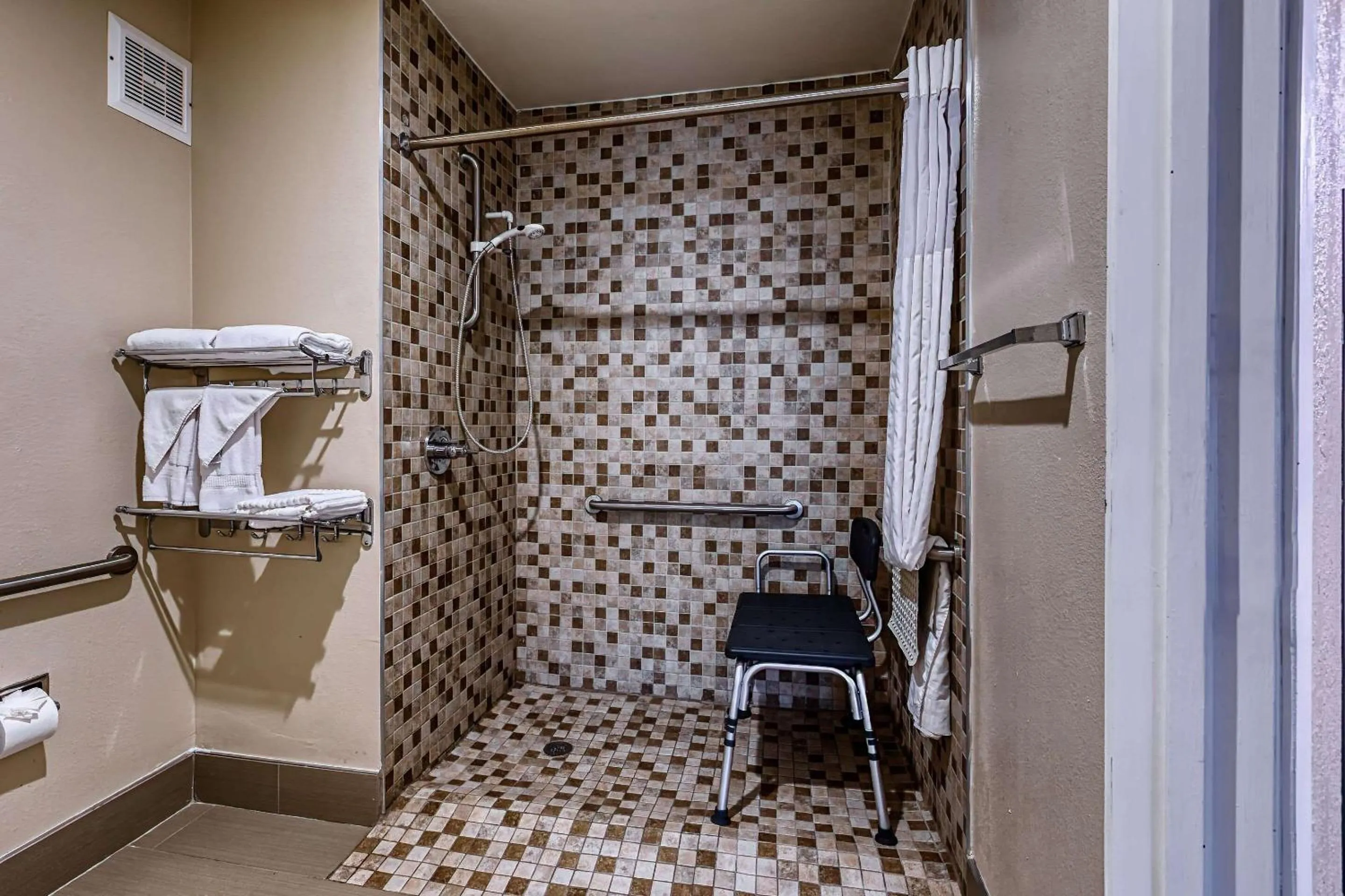 Bedroom in Comfort Inn & Suites Shepherdsville - Louisville South