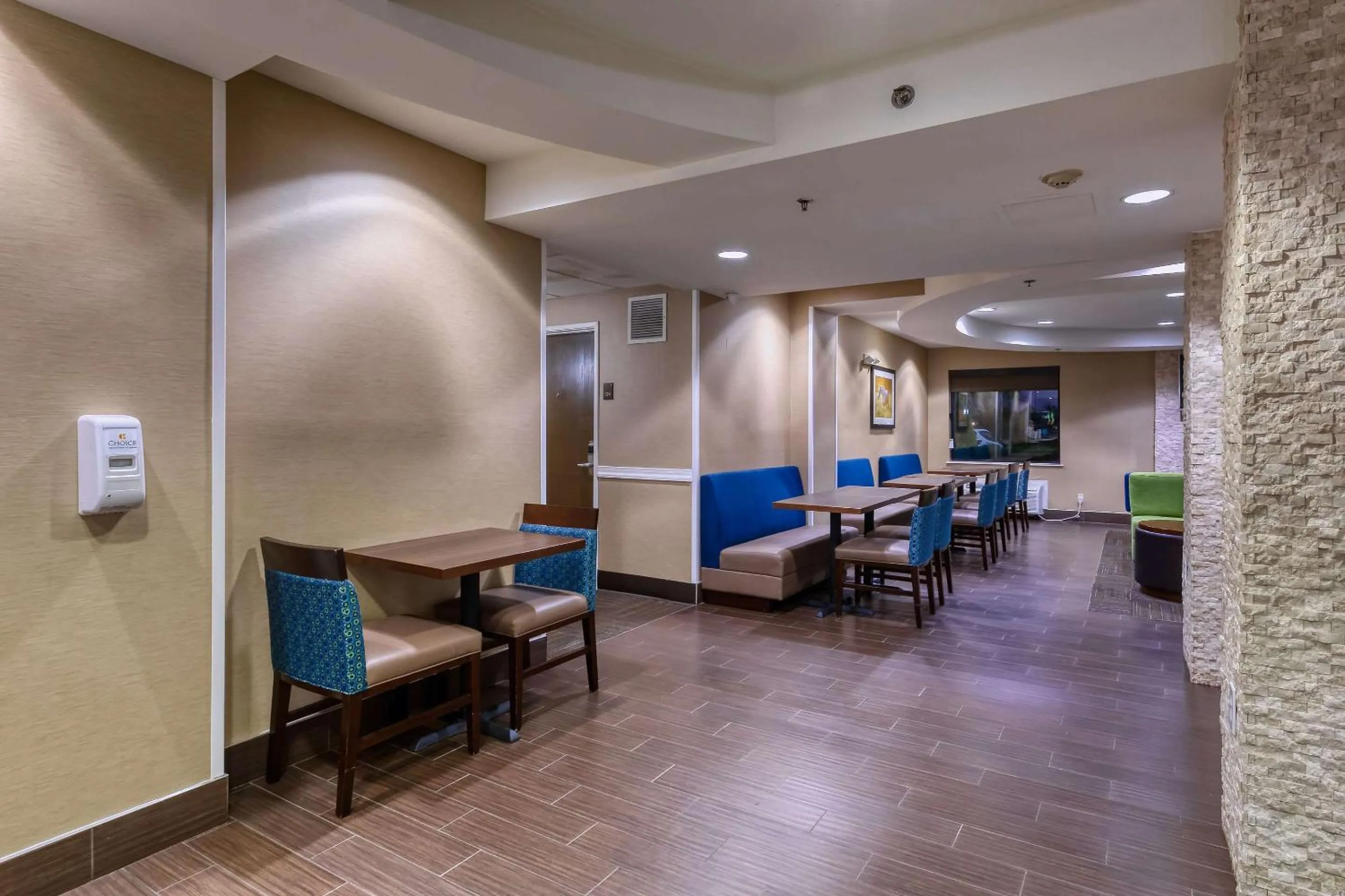 Breakfast in Comfort Inn & Suites Shepherdsville - Louisville South
