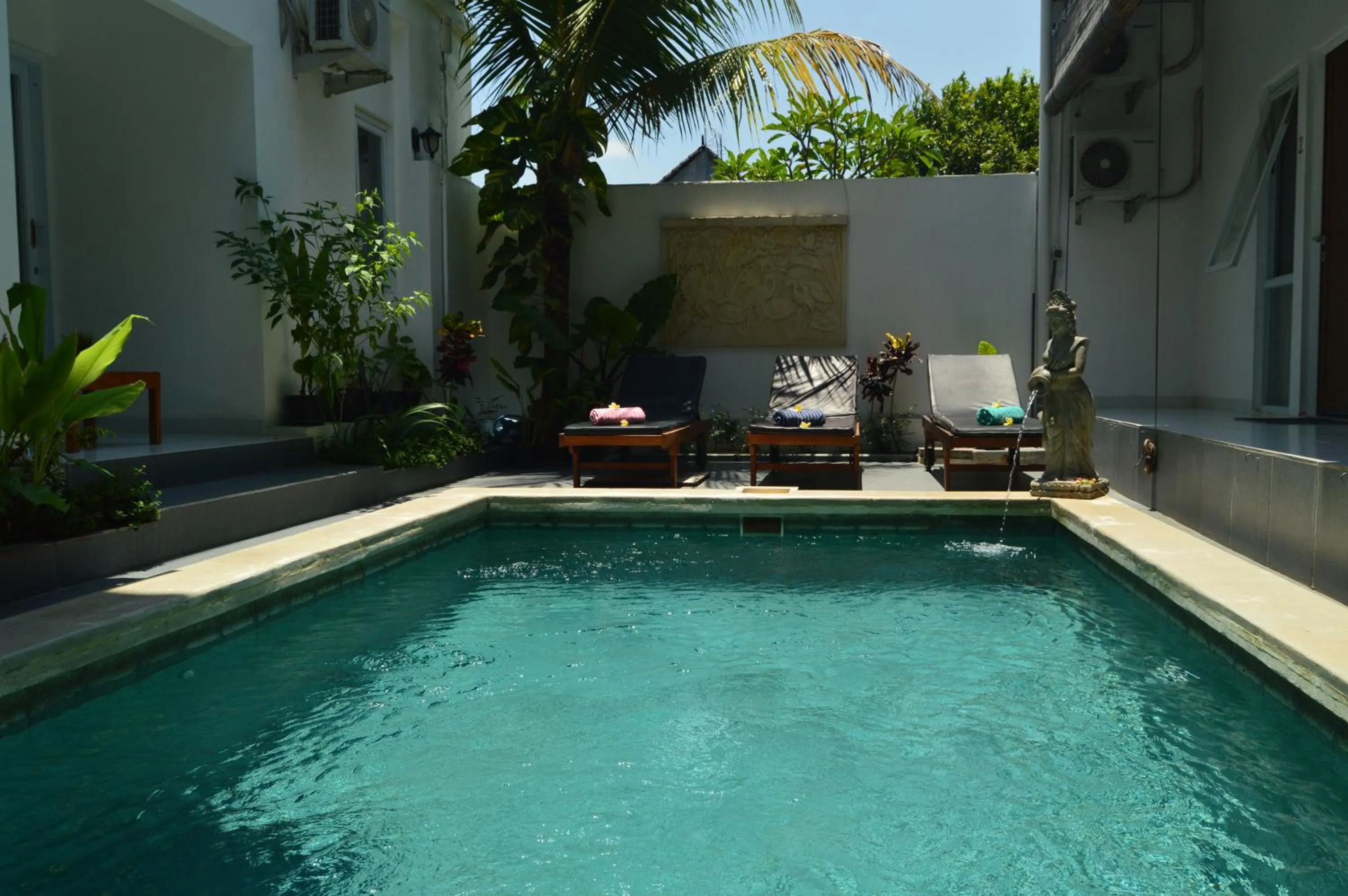Swimming pool in Askara Guest House & Hostel