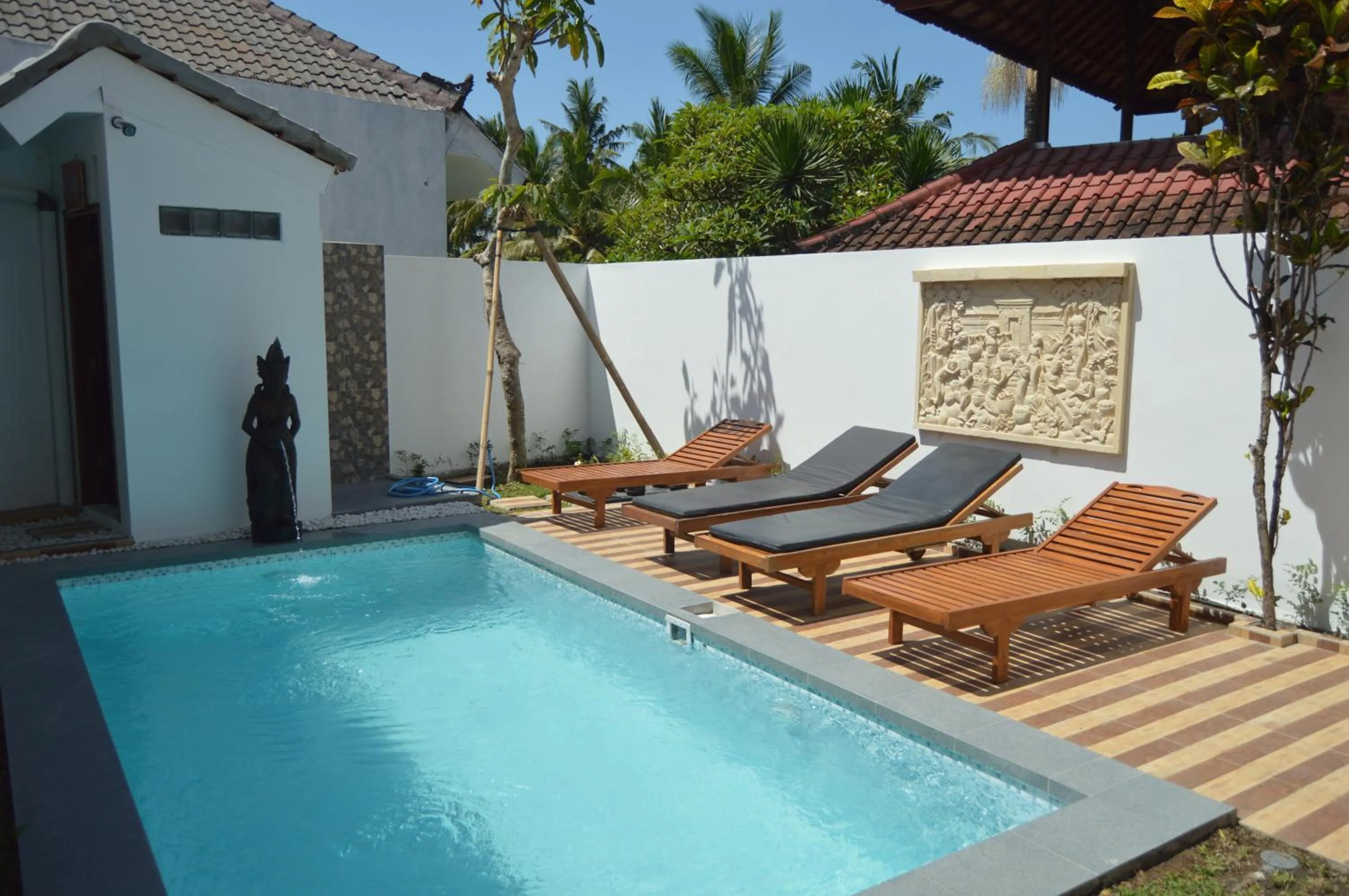 Swimming pool in Askara Guest House & Hostel