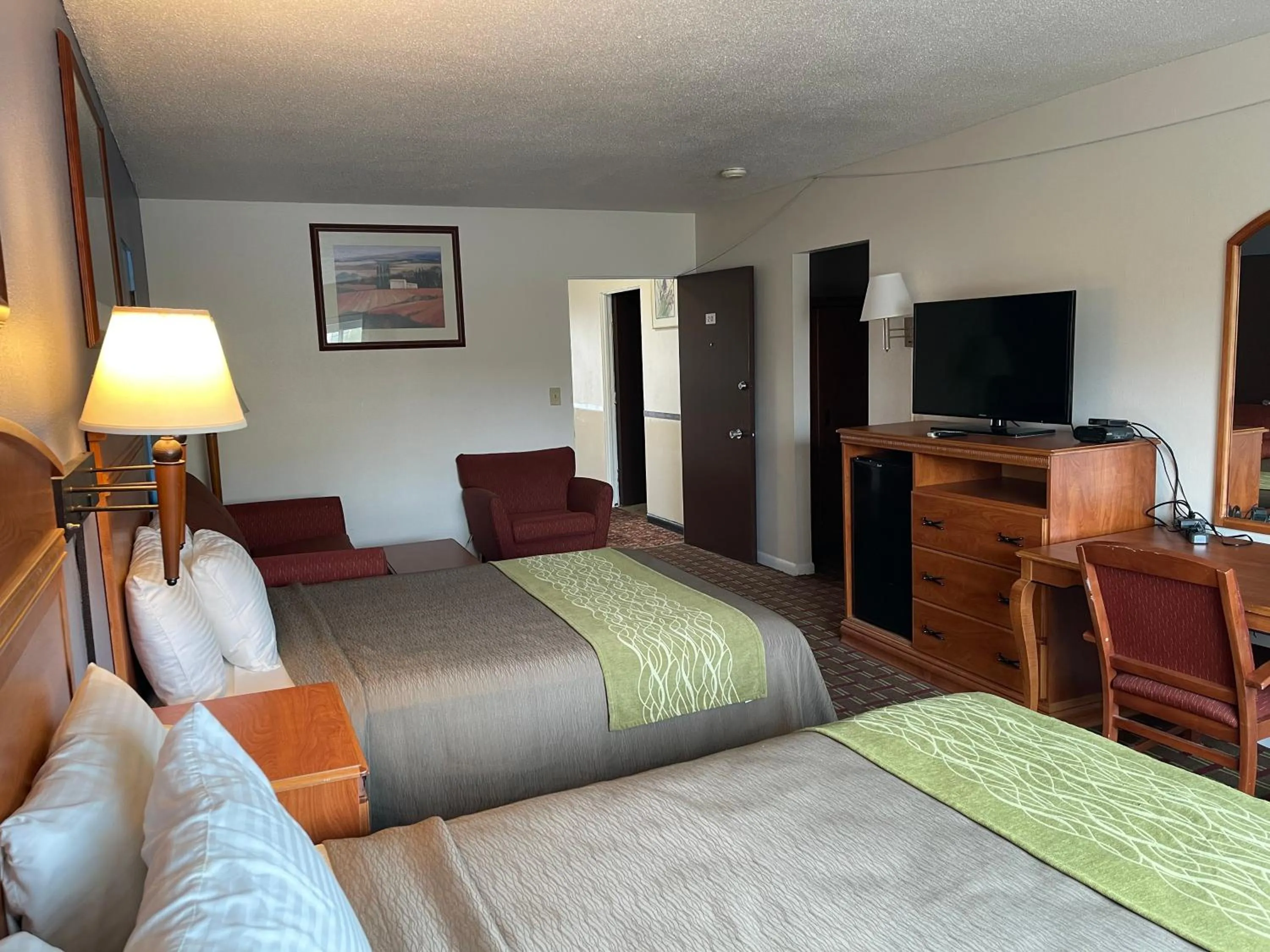 Bed in Village Inn Green Bay