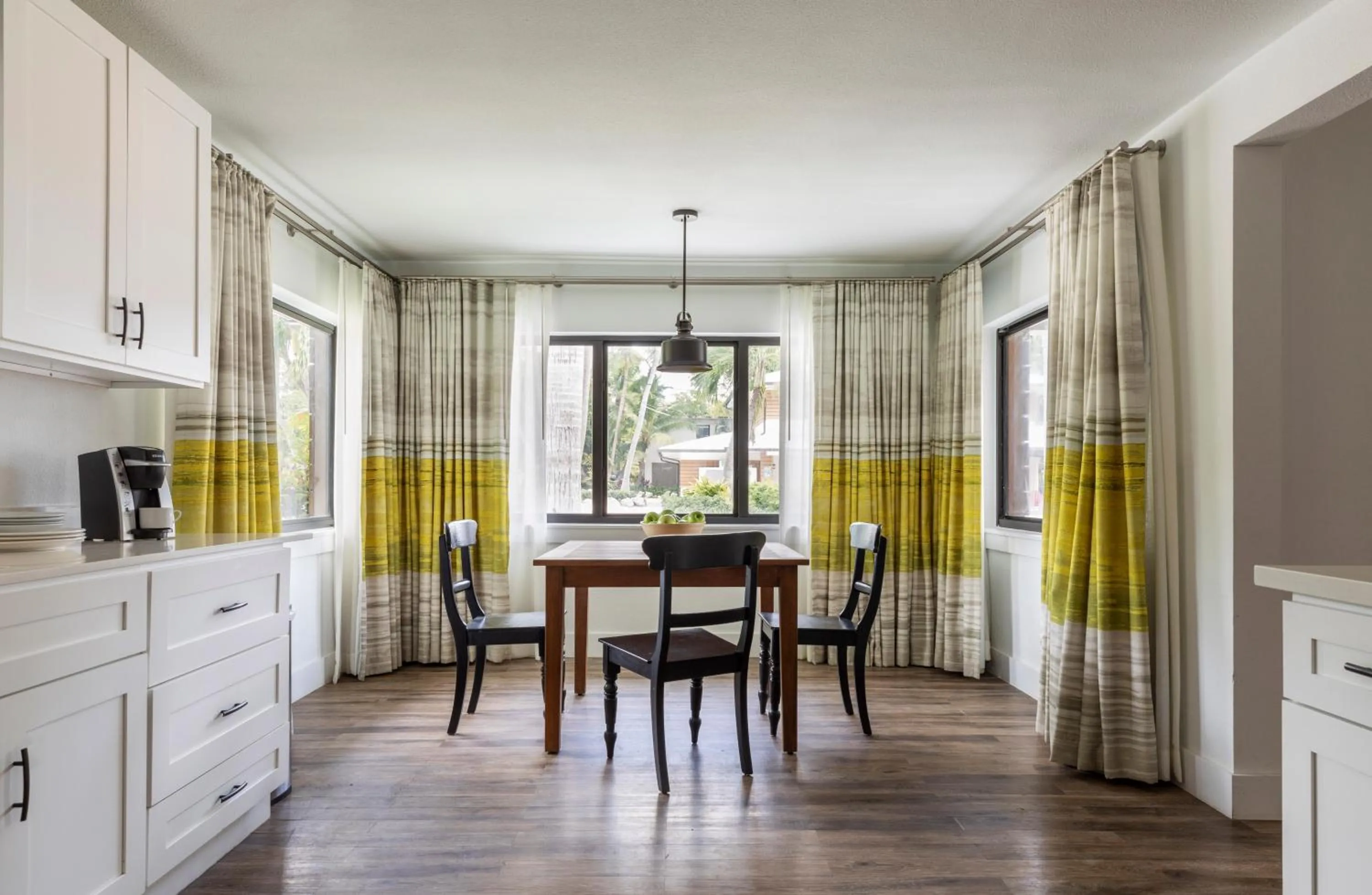 Dining area in La Siesta Resort & Villas