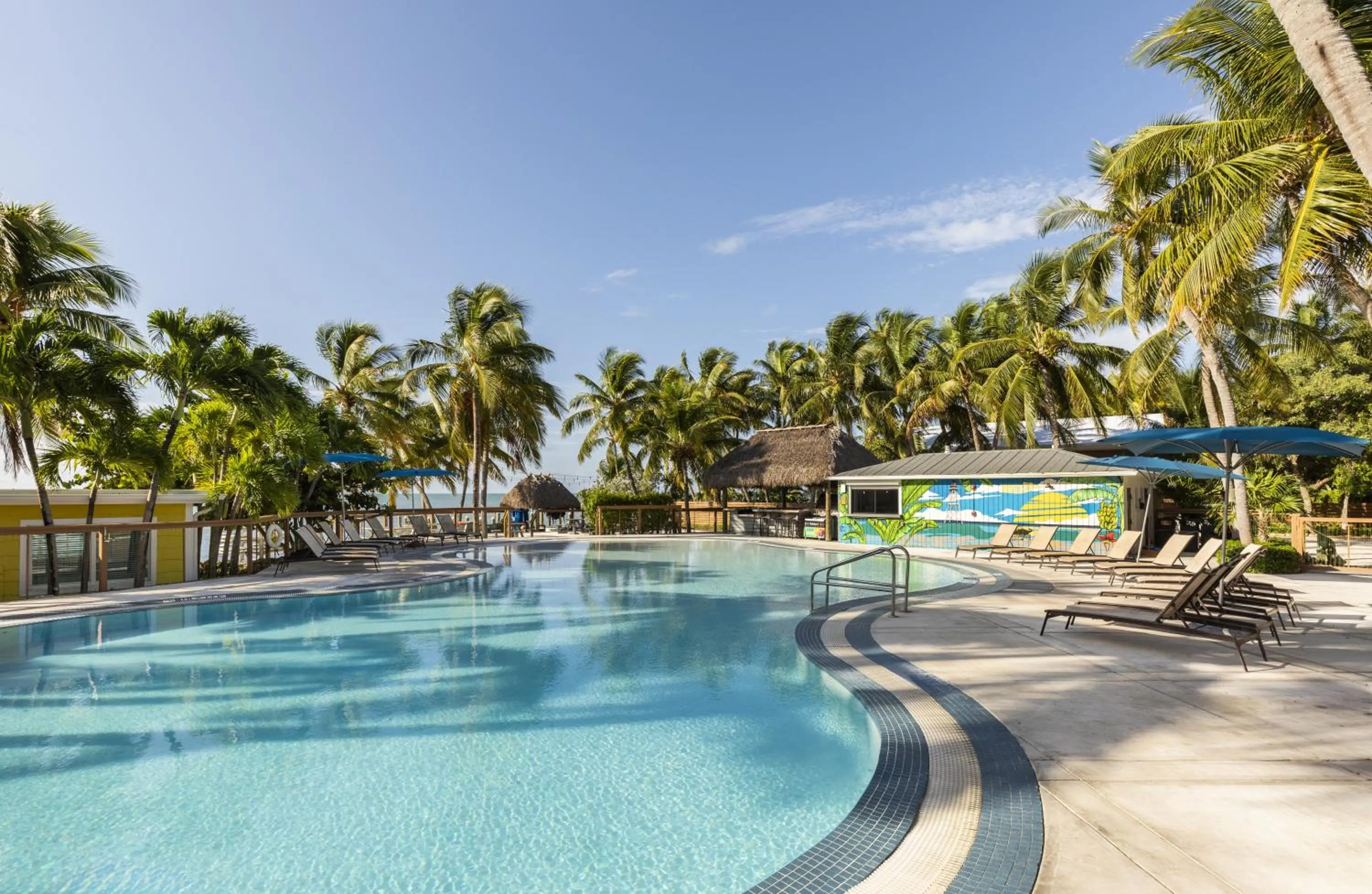 Swimming pool in La Siesta Resort & Villas