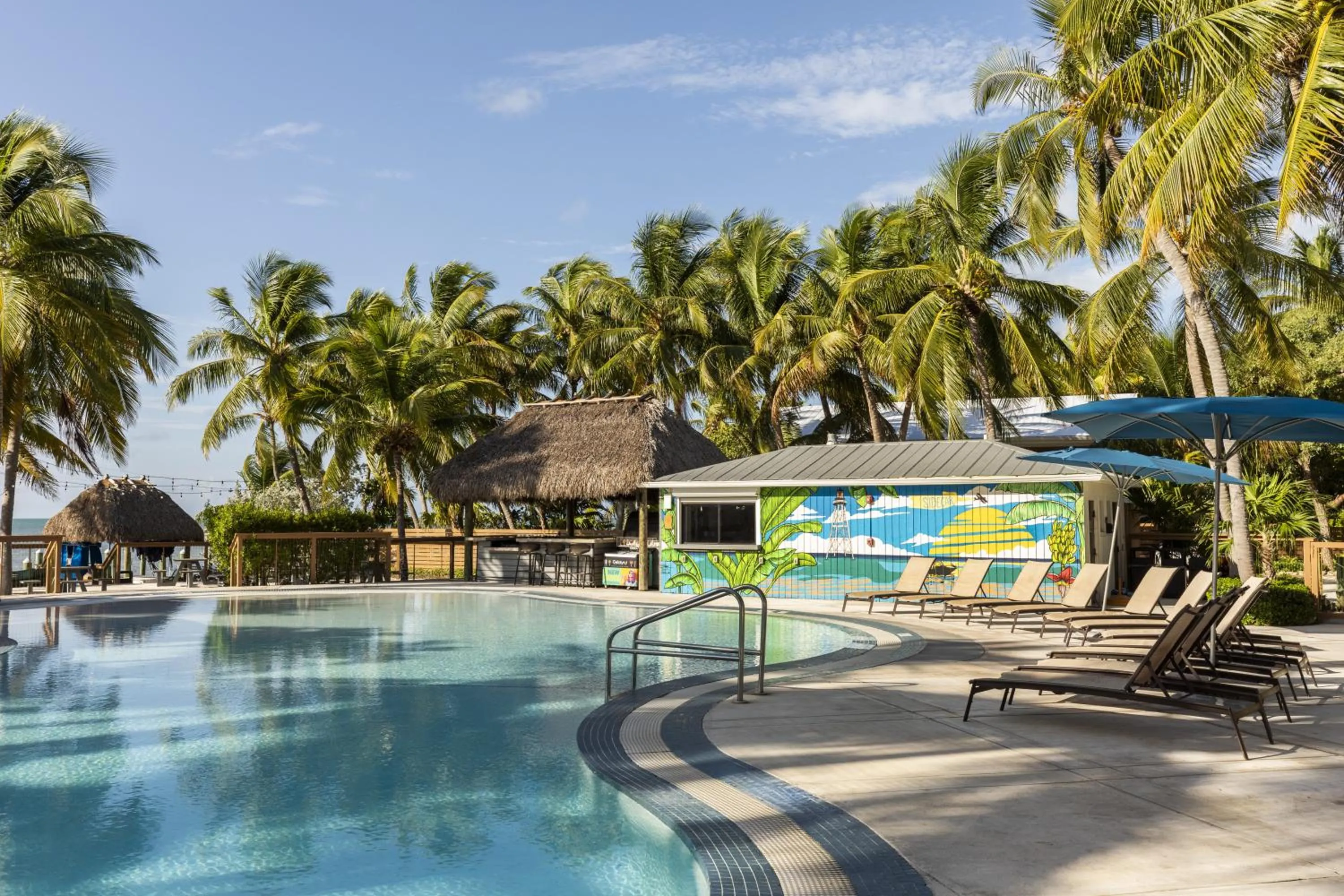 Swimming pool in La Siesta Resort & Villas