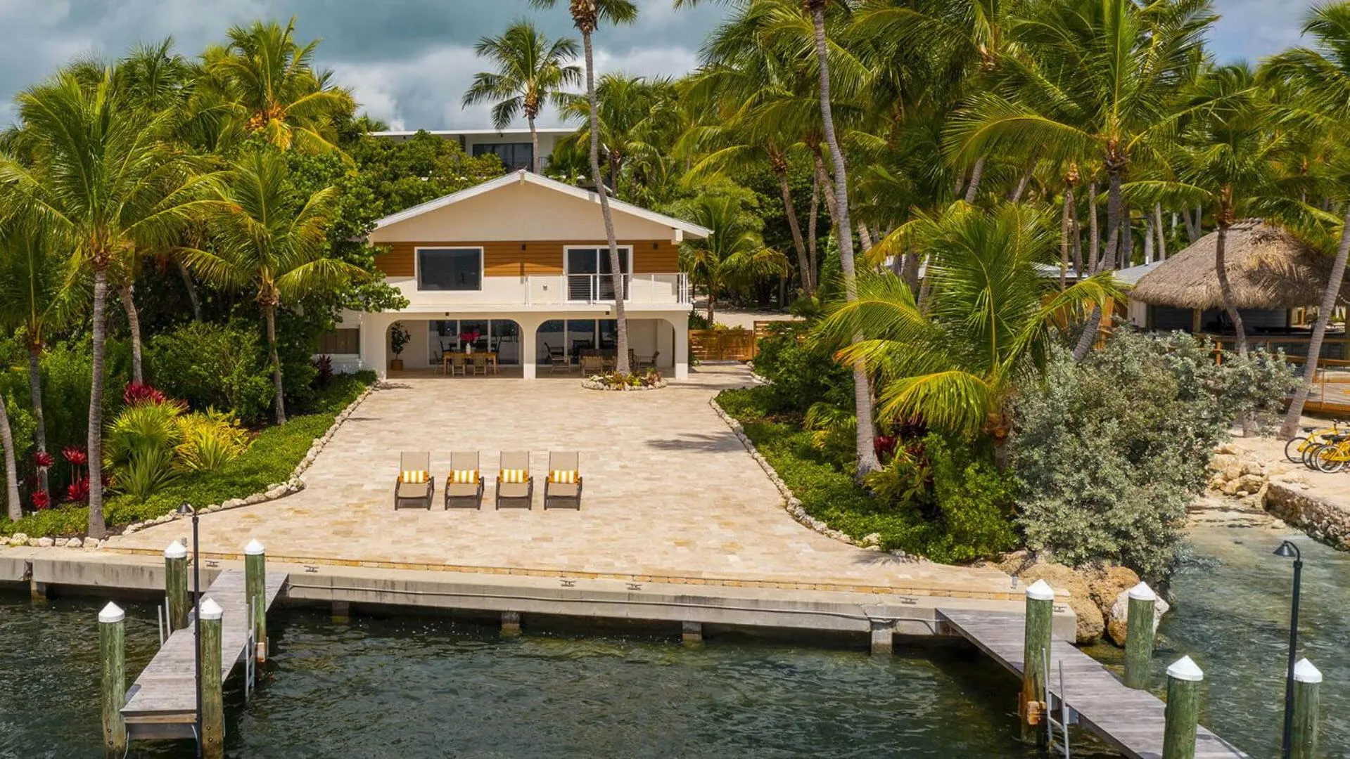 Six-Bedroom House in La Siesta Resort & Villas