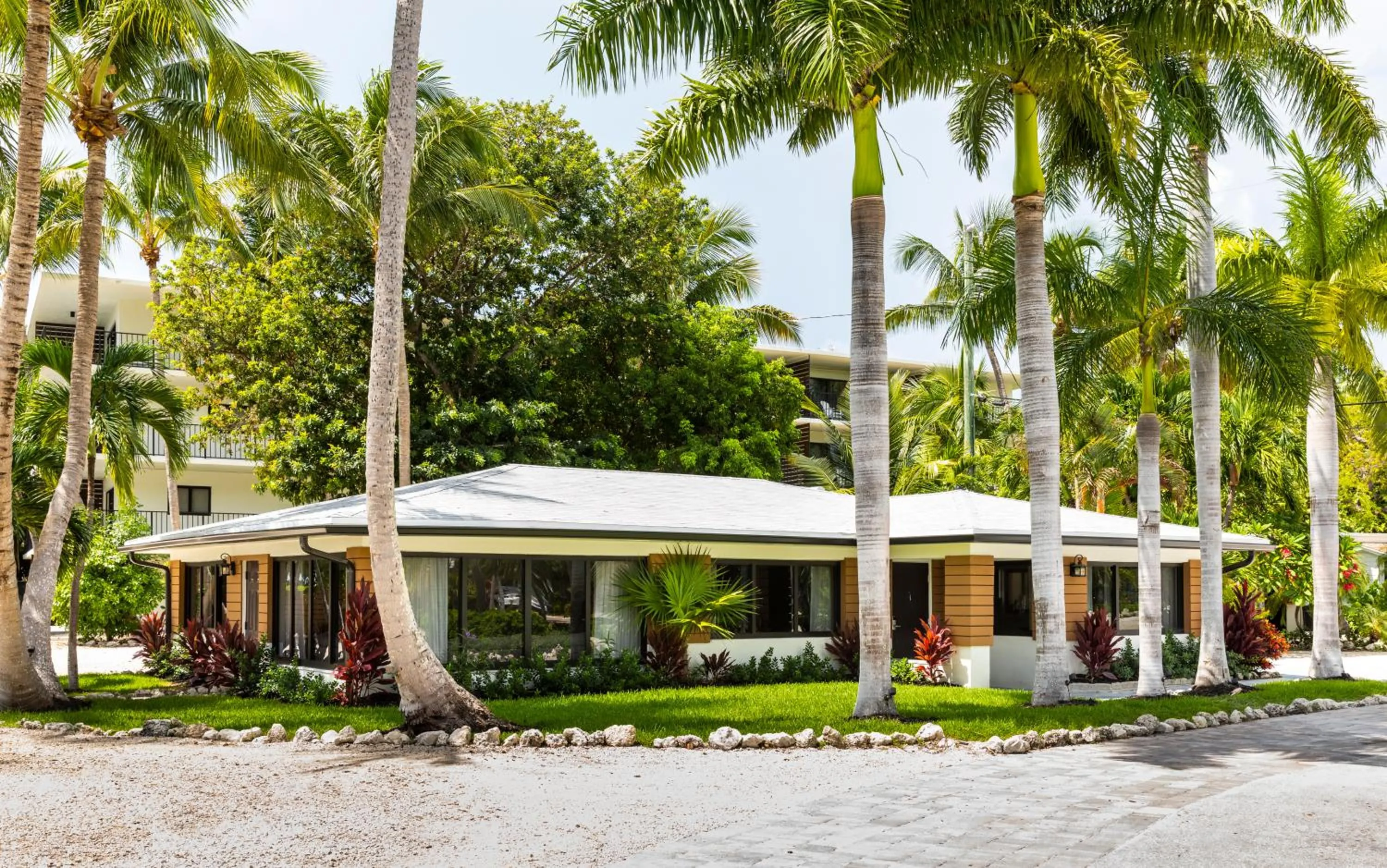 Property building in La Siesta Resort & Villas