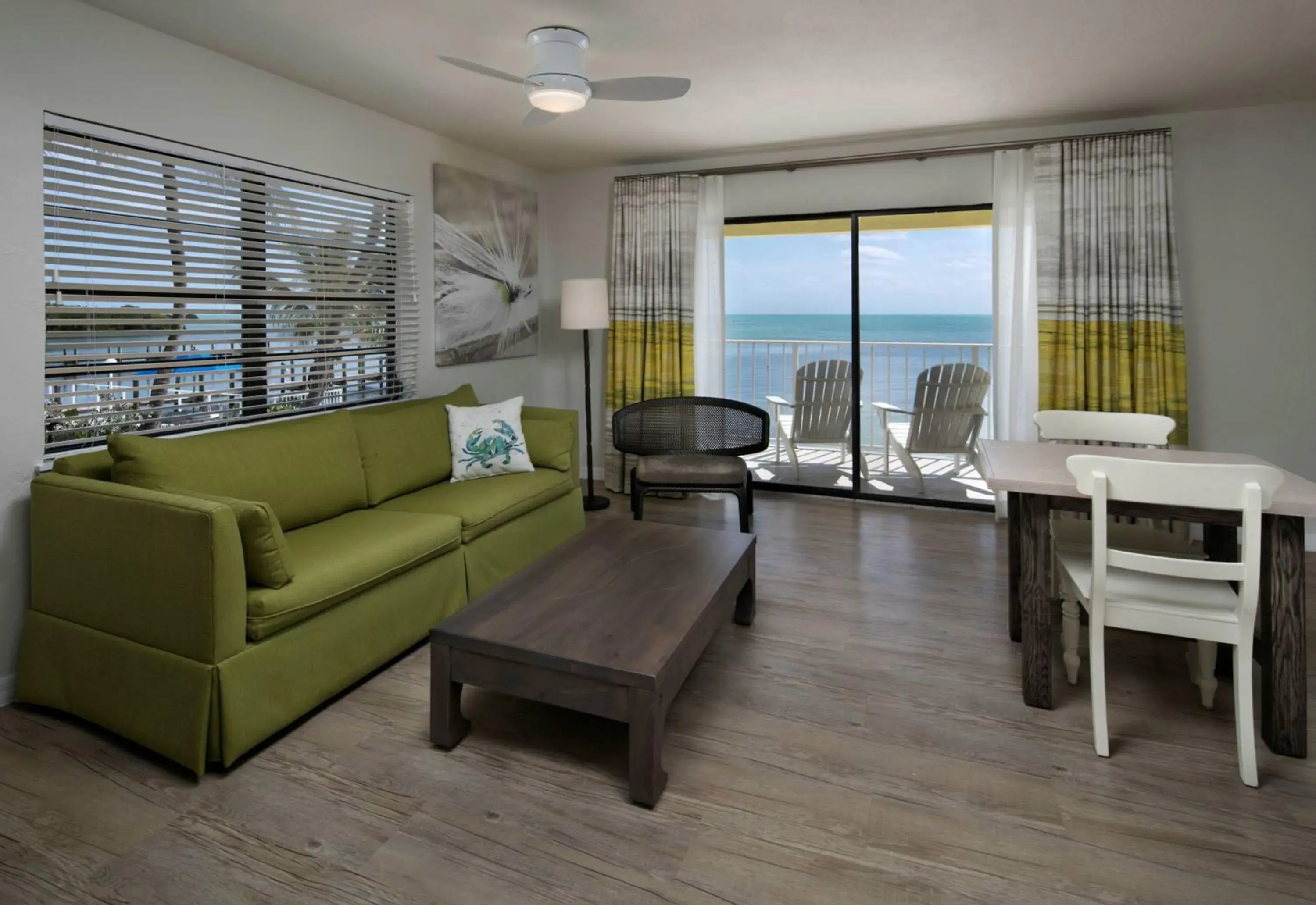 Studio Suite Ocean Front One Queen in La Siesta Resort & Villas Studio Suite Ocean Front One Queen in La Siesta Resort & Villas