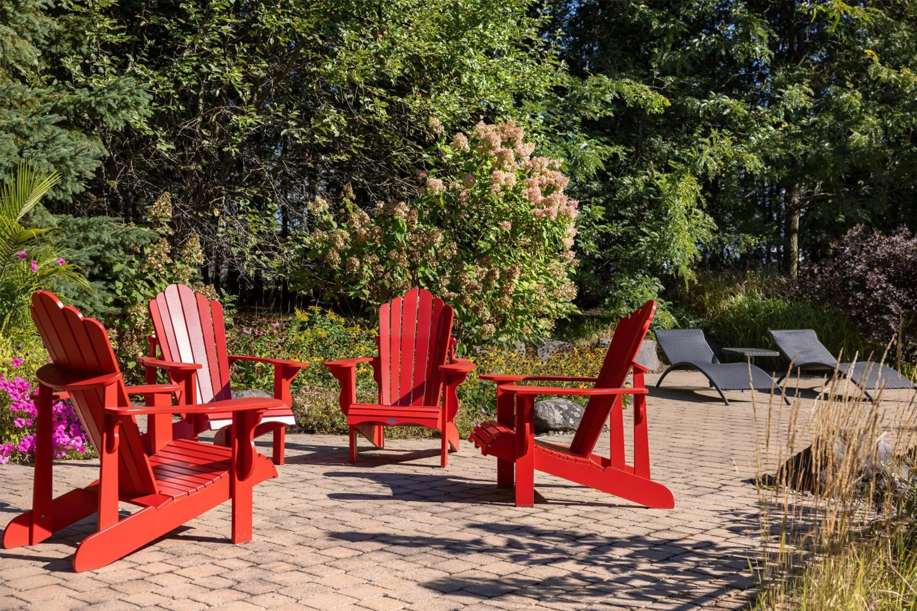 Garden in Hotel Vallea Bromont, Tapestry Collection by Hilton