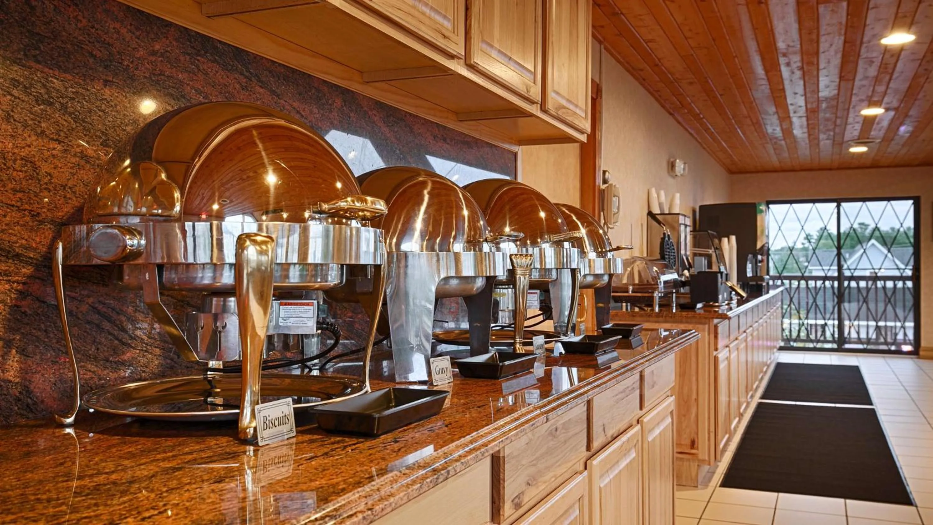 Restaurant/places to eat in Best Western Plus Dockside Waterfront Inn