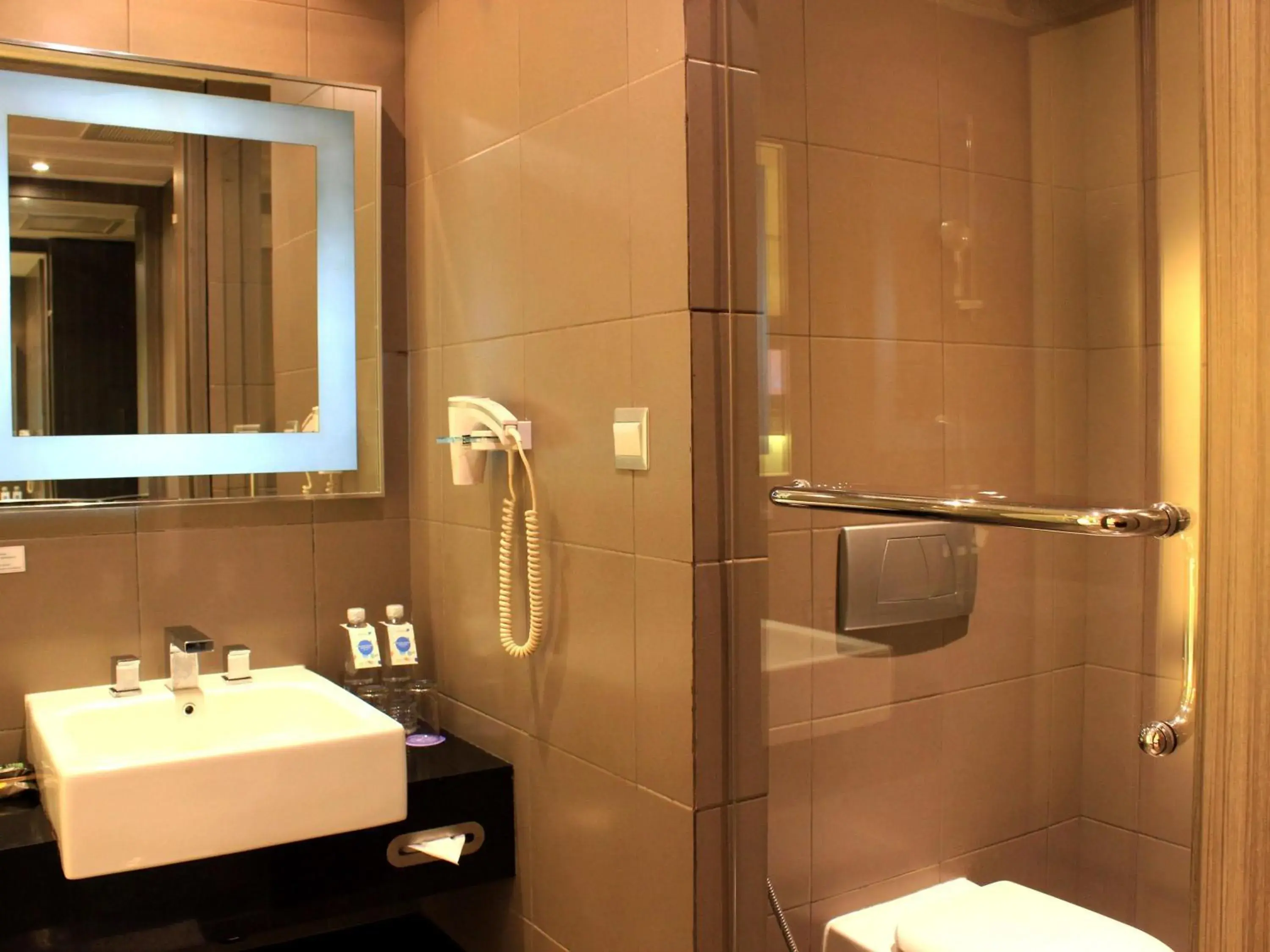 Superior Twin Room in Novotel Bangka Hotel & Convention Center Superior Twin Room in Novotel Bangka Hotel & Convention Center