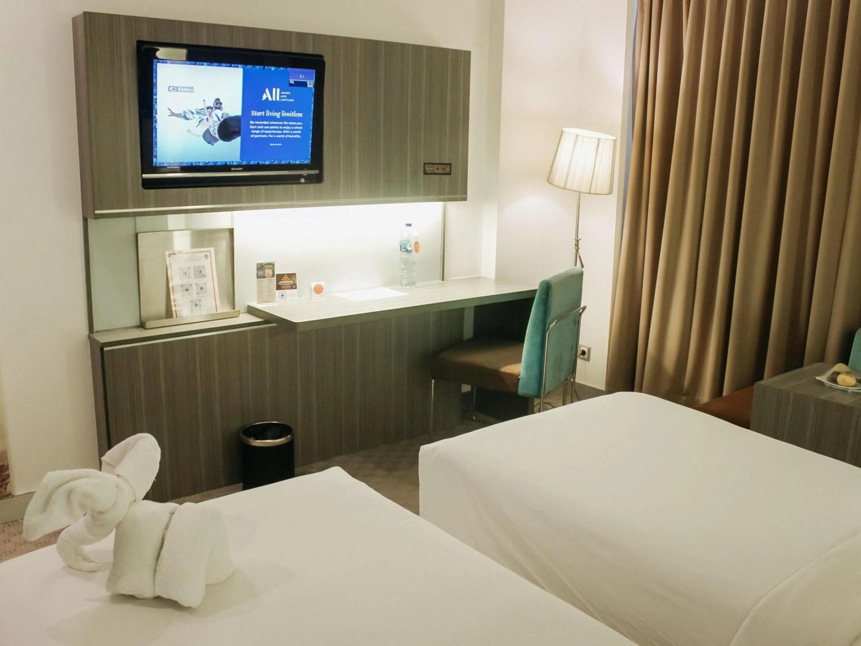 Bedroom, Bed in Novotel Bangka Hotel & Convention Center