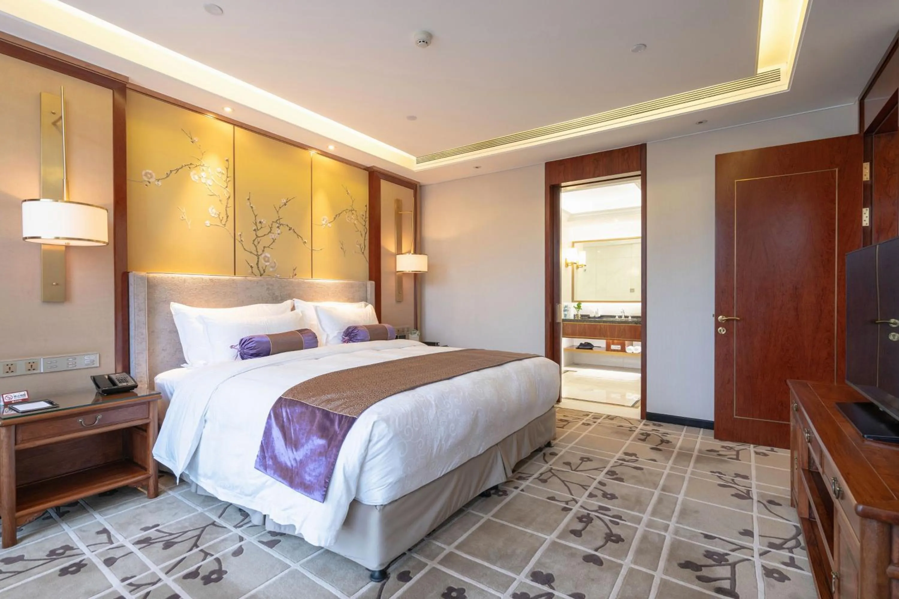 Bed in Ordos Yonggui Hotel