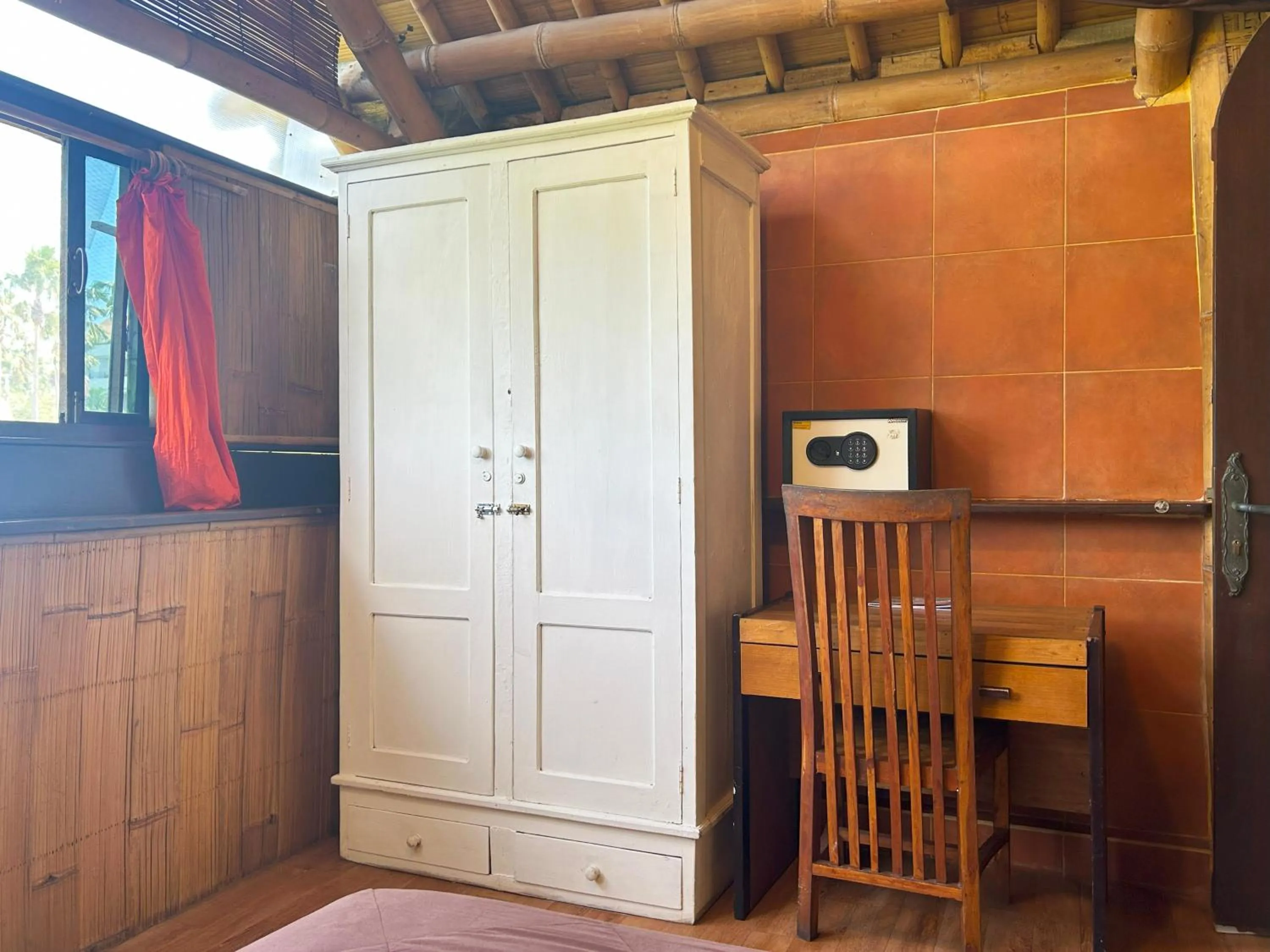 wardrobe in Serenity Eco Guesthouse - CHSE certified