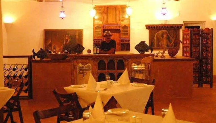 Restaurant/places to eat in Sur La Mer