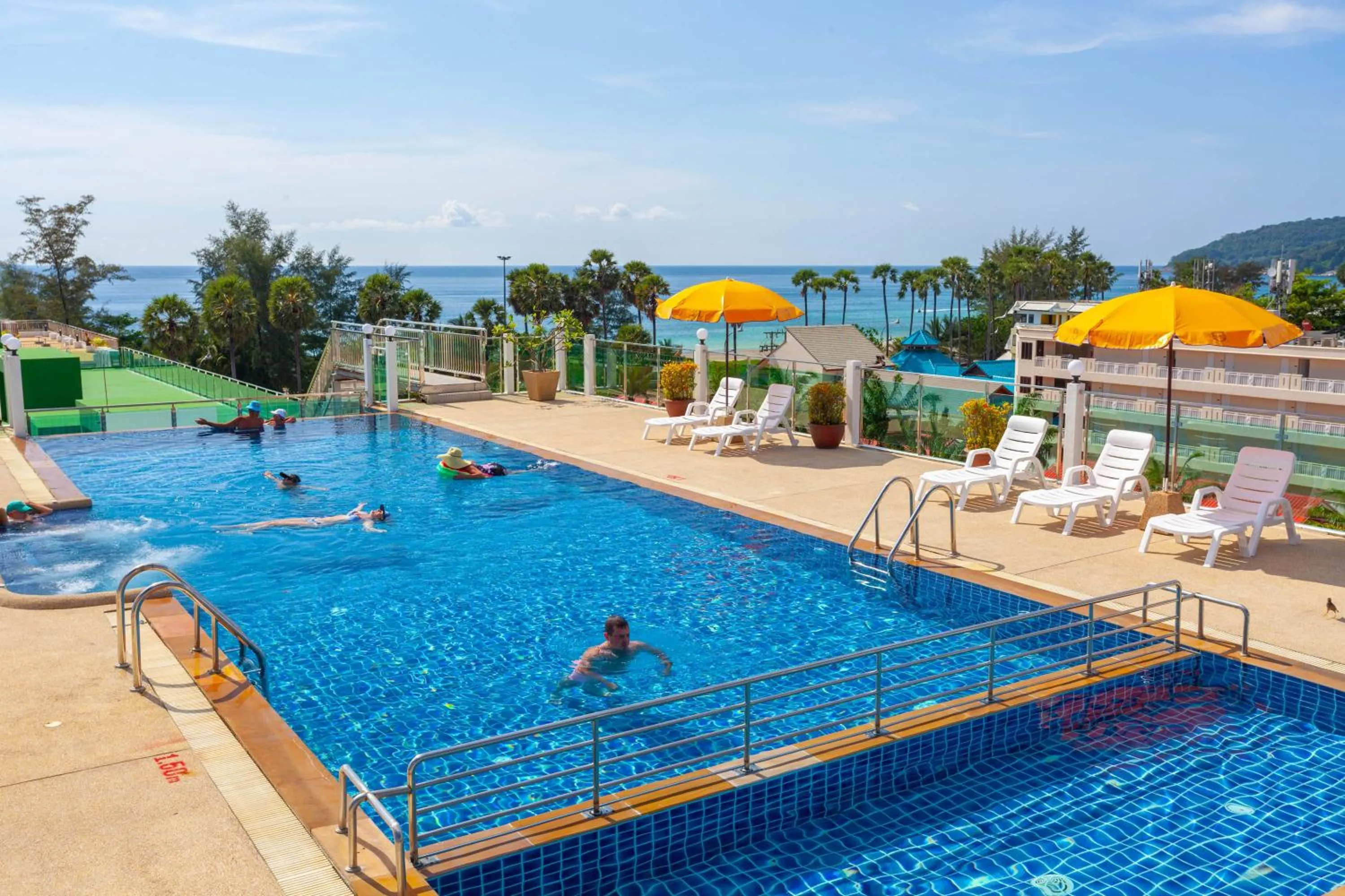 Swimming pool in Baumancasa Beach Resort
