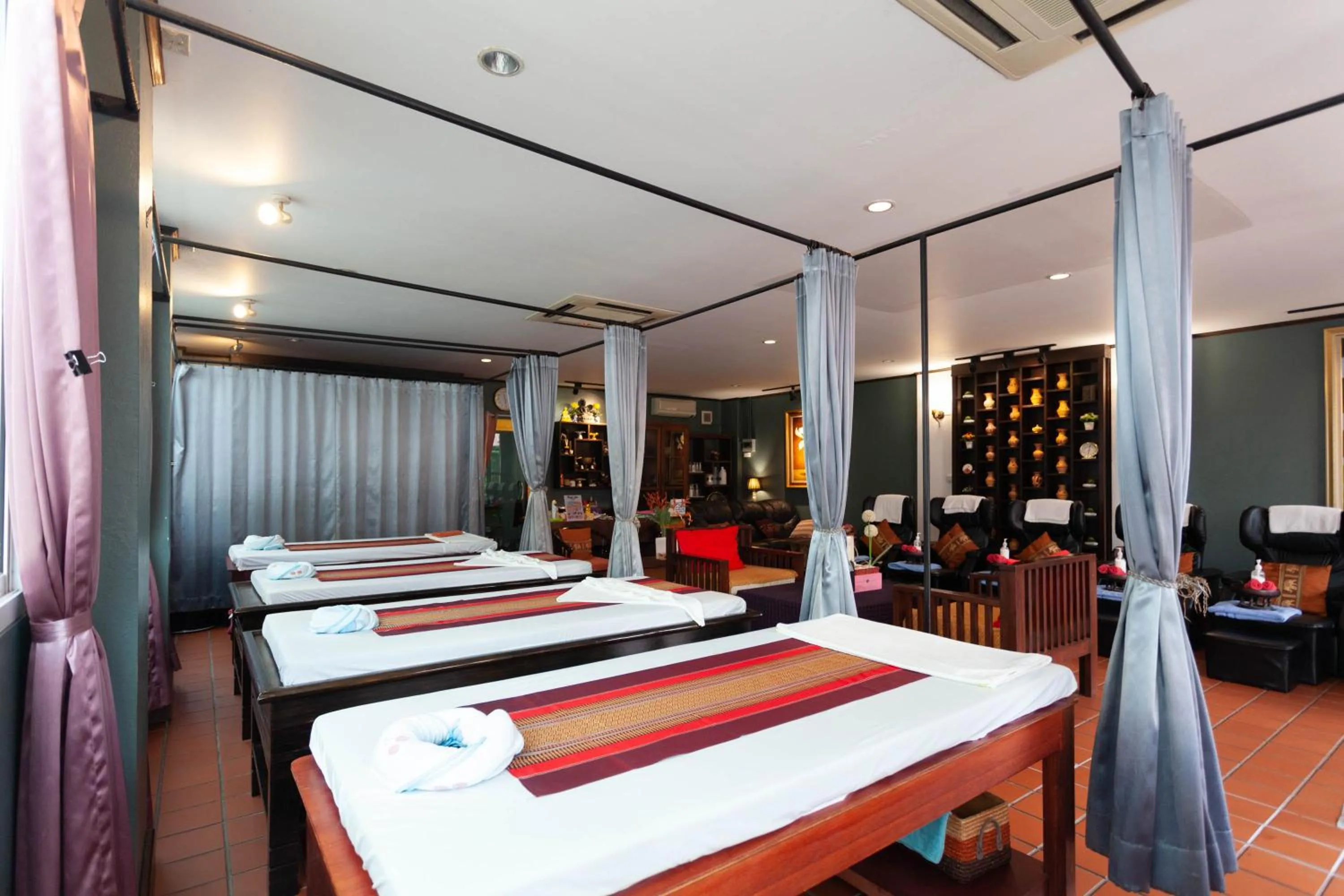 Massage in Baumancasa Beach Resort