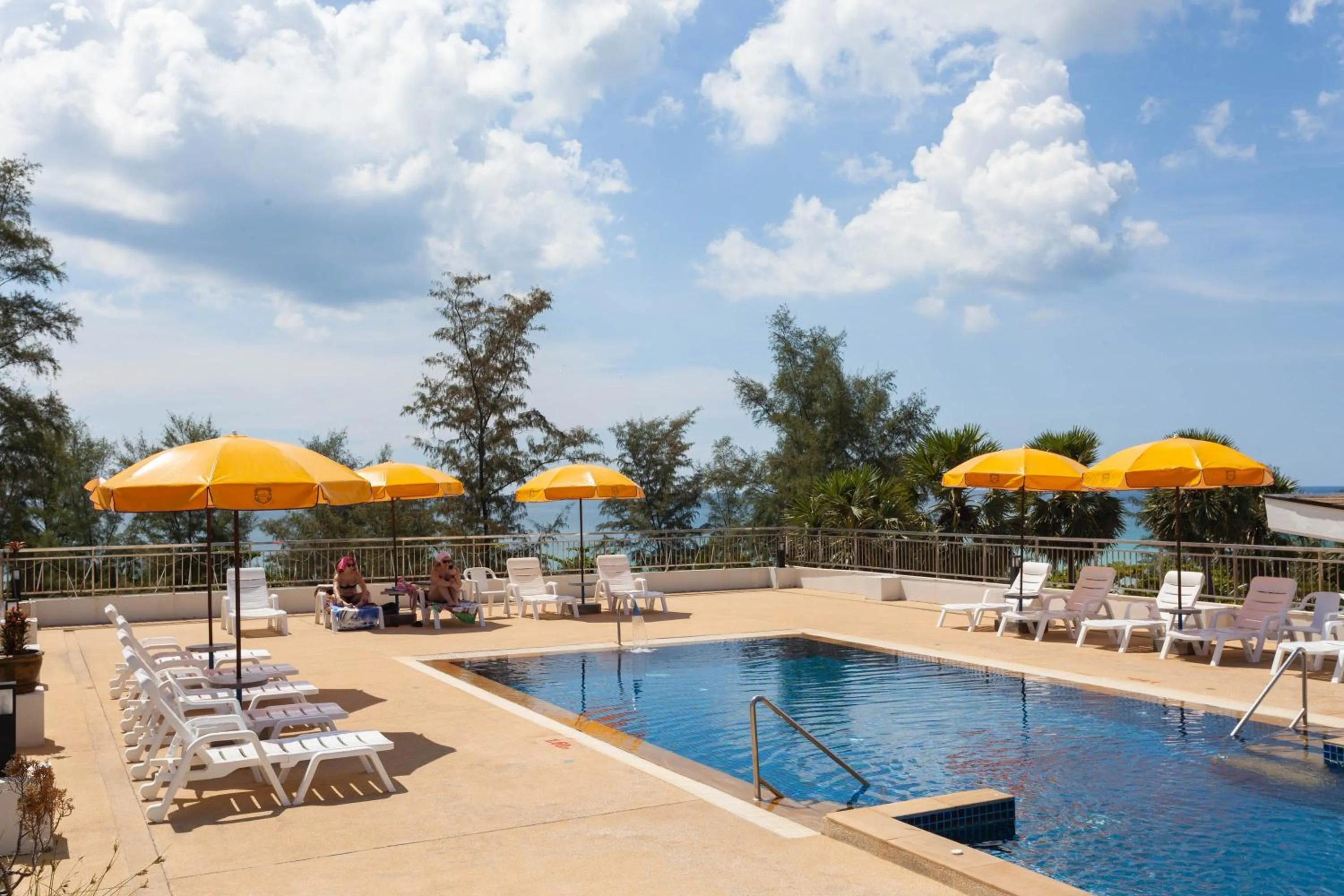 Swimming pool in Baumancasa Beach Resort