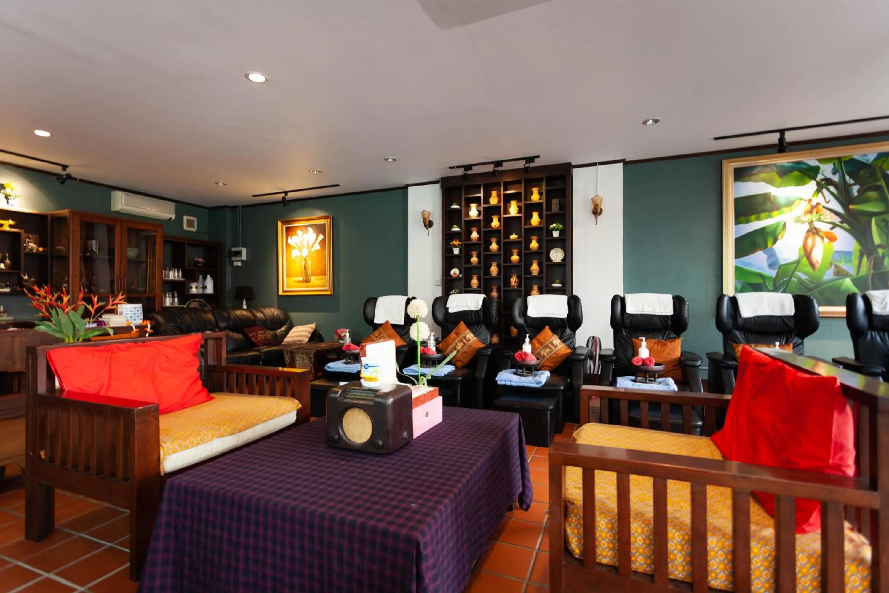 Massage in Baumancasa Beach Resort