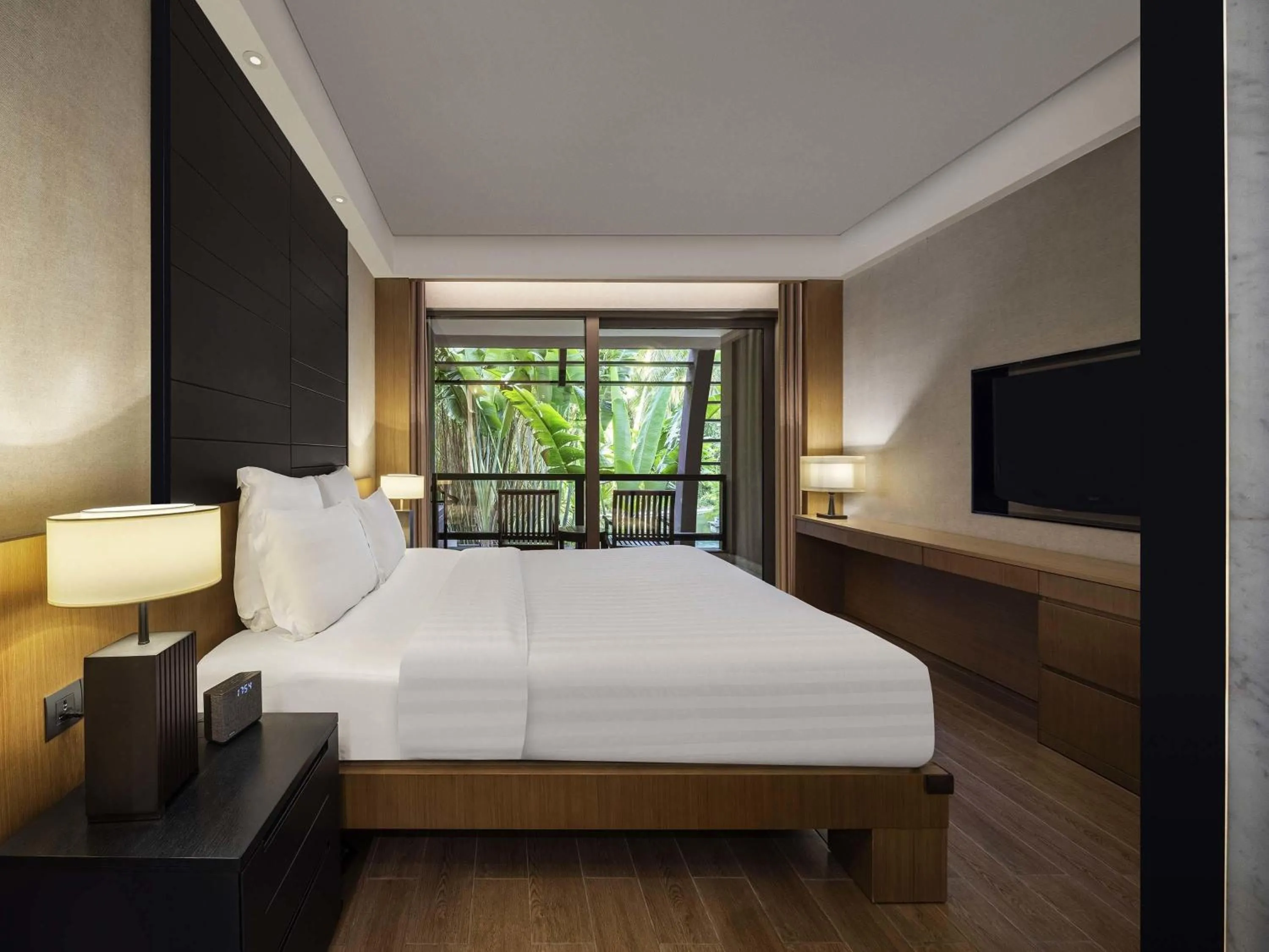 Bedroom, Bed in Pullman Oceanview Sanya Bay Resort & Spa