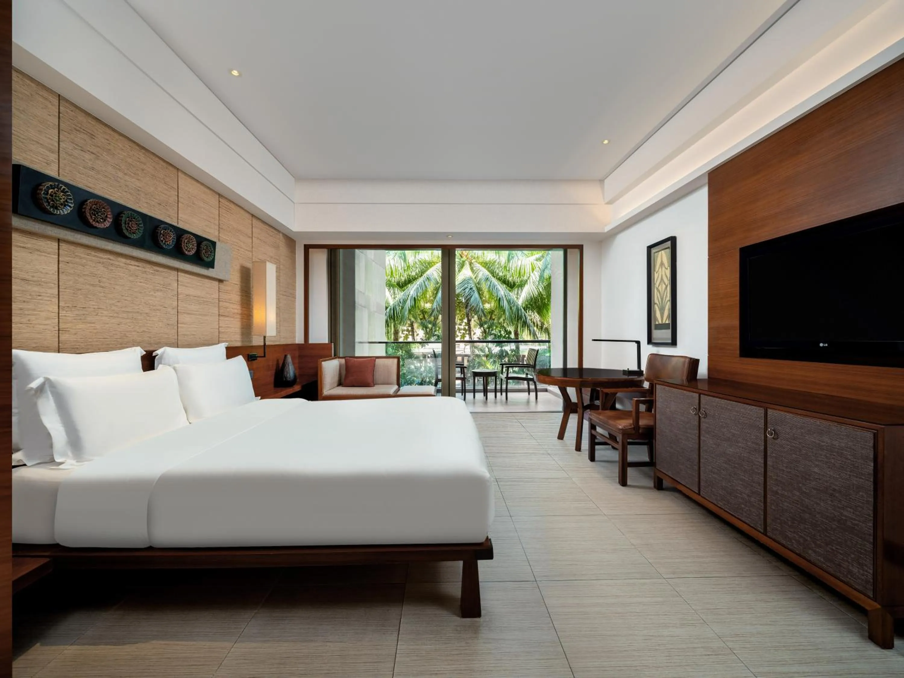 Bedroom, Bed in Pullman Oceanview Sanya Bay Resort & Spa