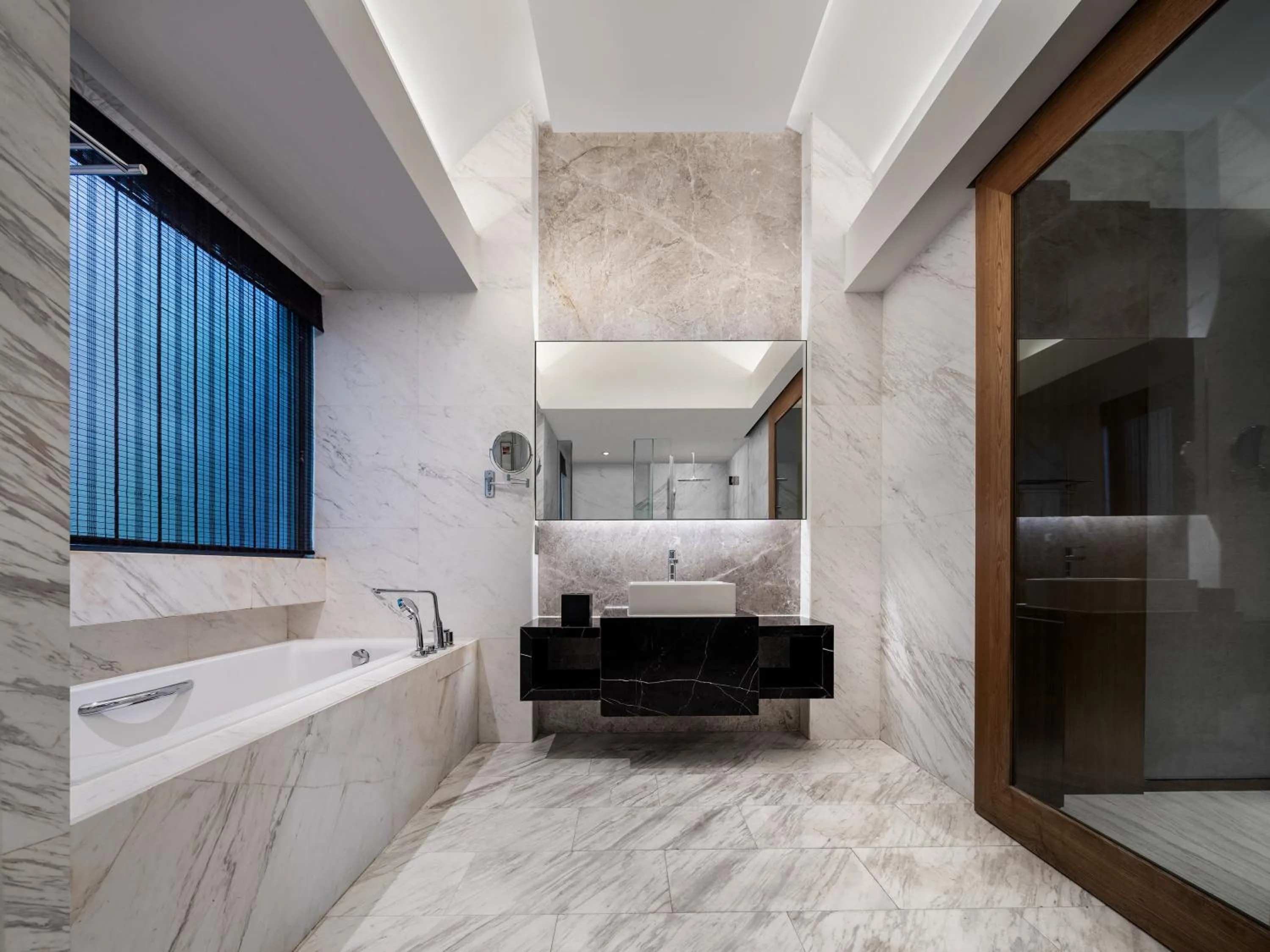 Bathroom, Bed in Pullman Oceanview Sanya Bay Resort & Spa