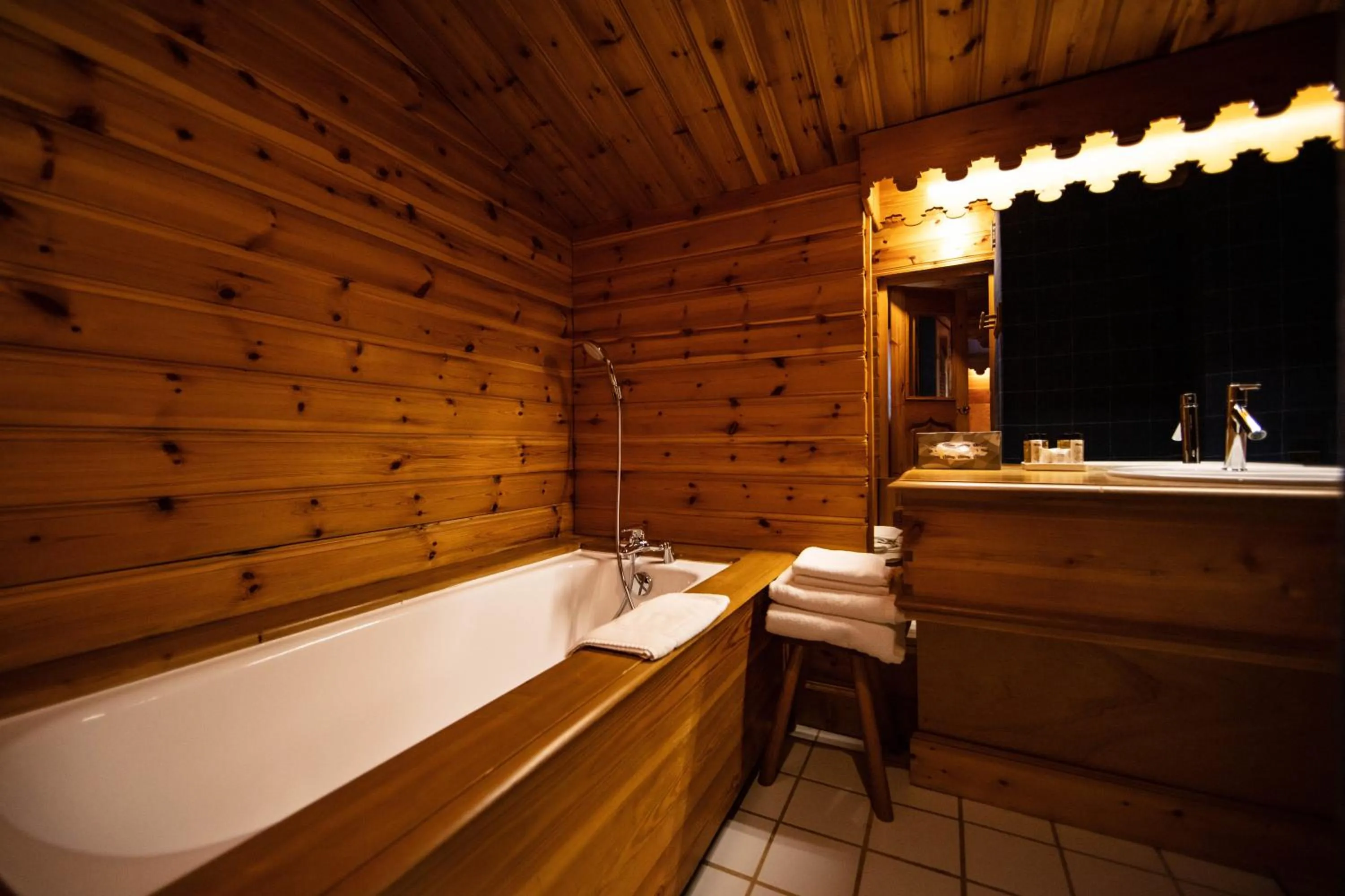 Bathroom in La Savoyarde