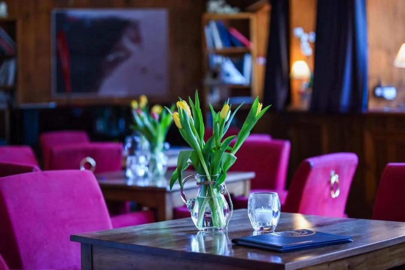 Communal lounge/ TV room in La Savoyarde