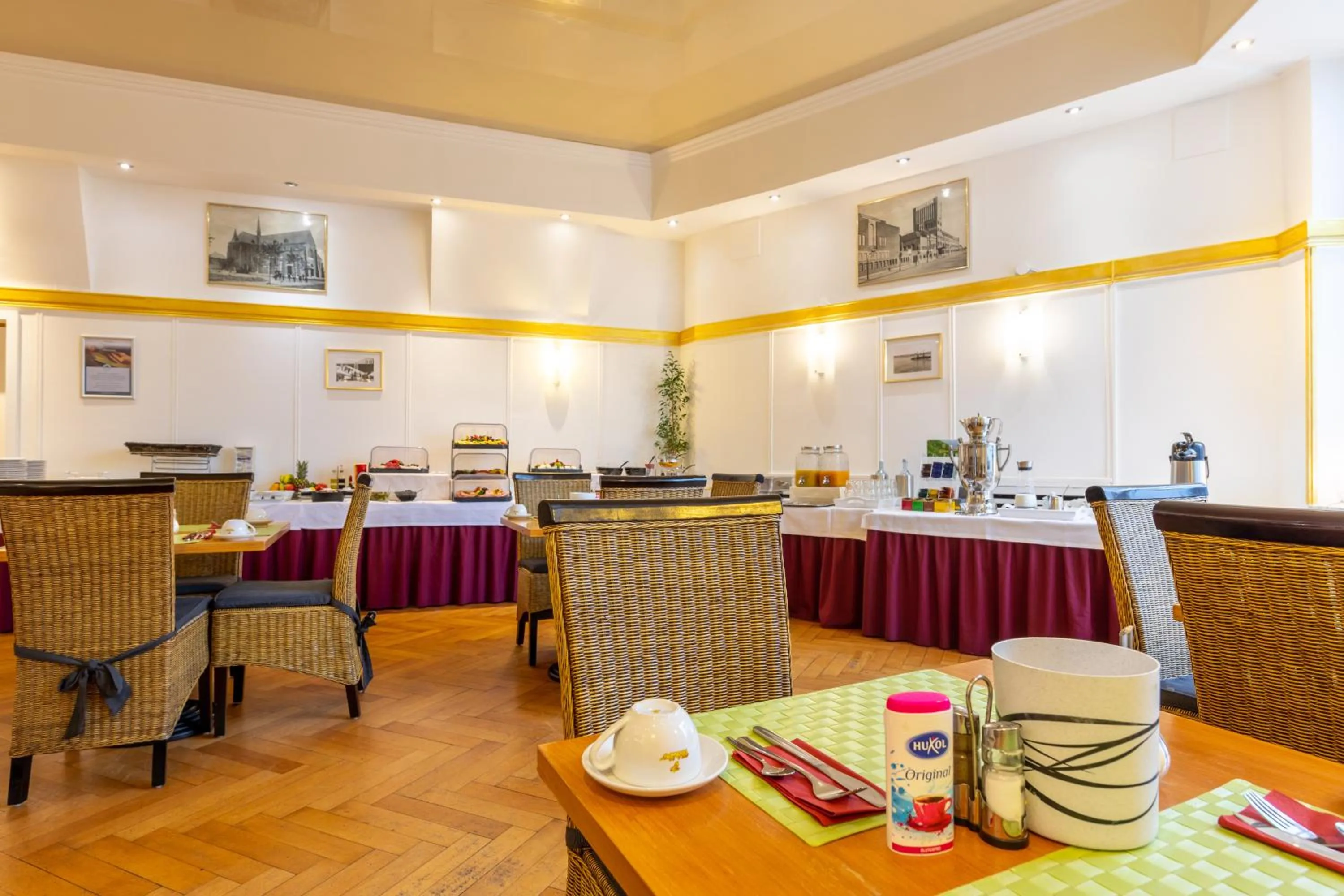 Buffet breakfast in Trip Inn Hotel Schumann