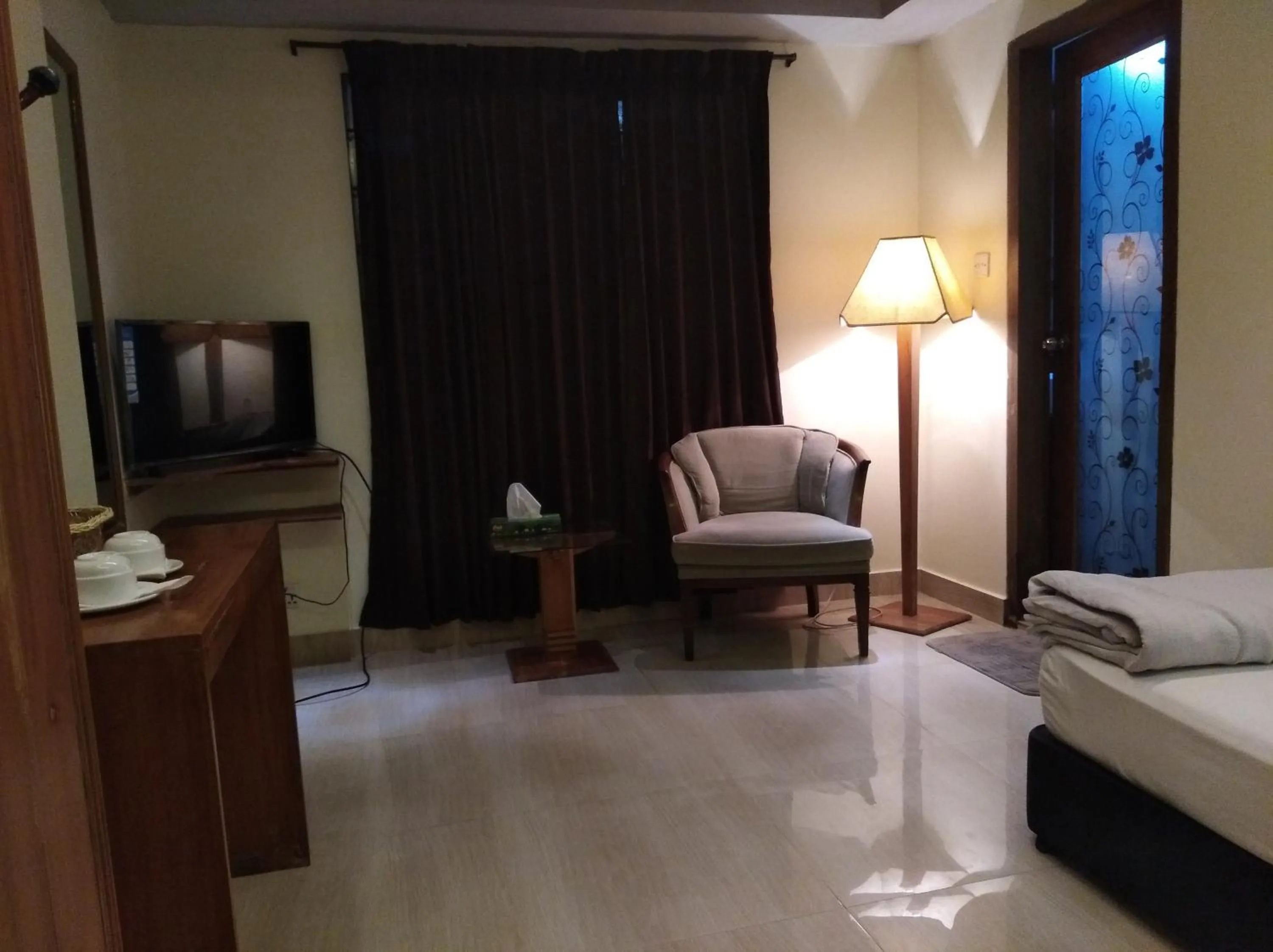 Bed in Bottomhill Palace Hotel