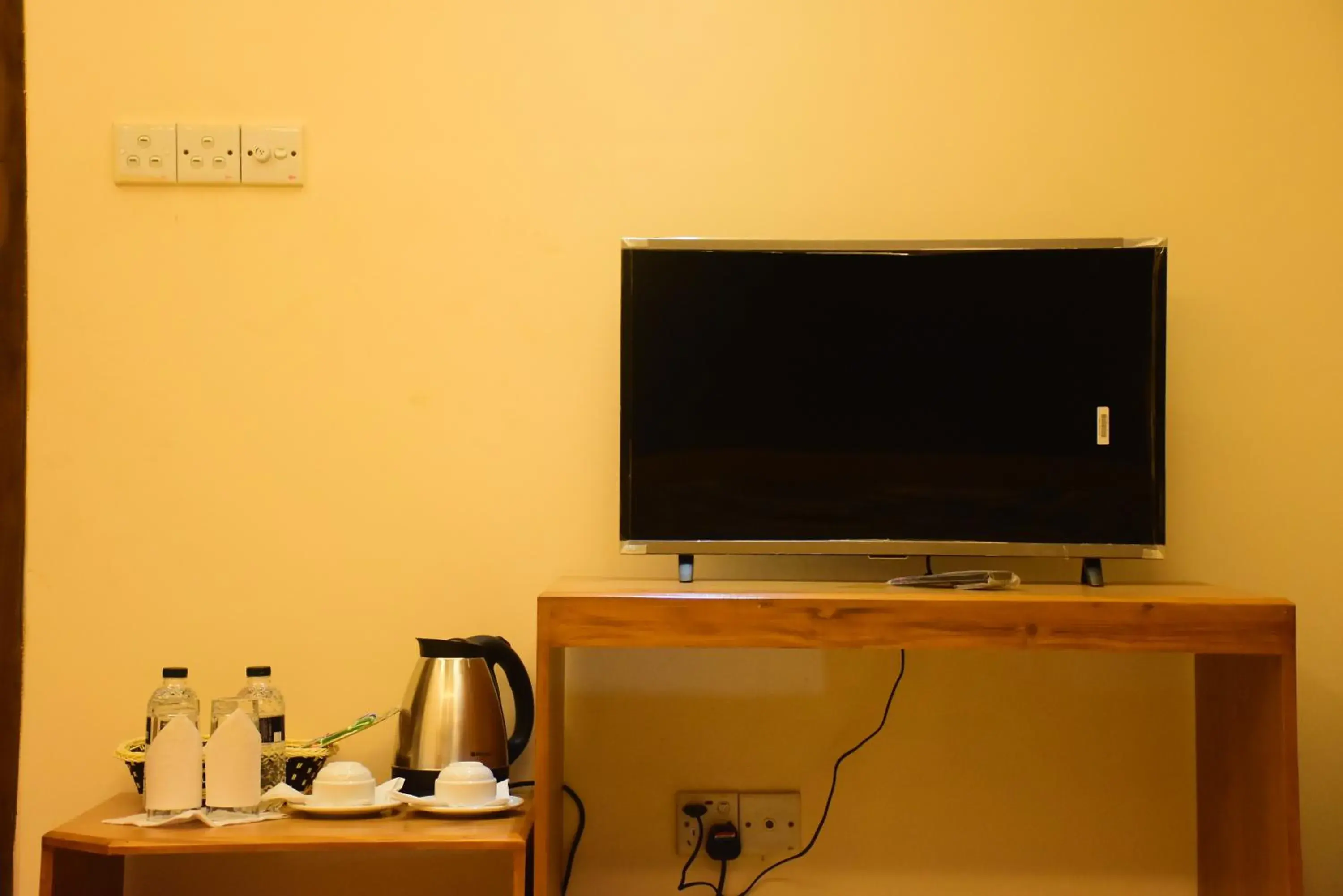 Deluxe Queen Room in Bottomhill Palace Hotel Deluxe Queen Room in Bottomhill Palace Hotel