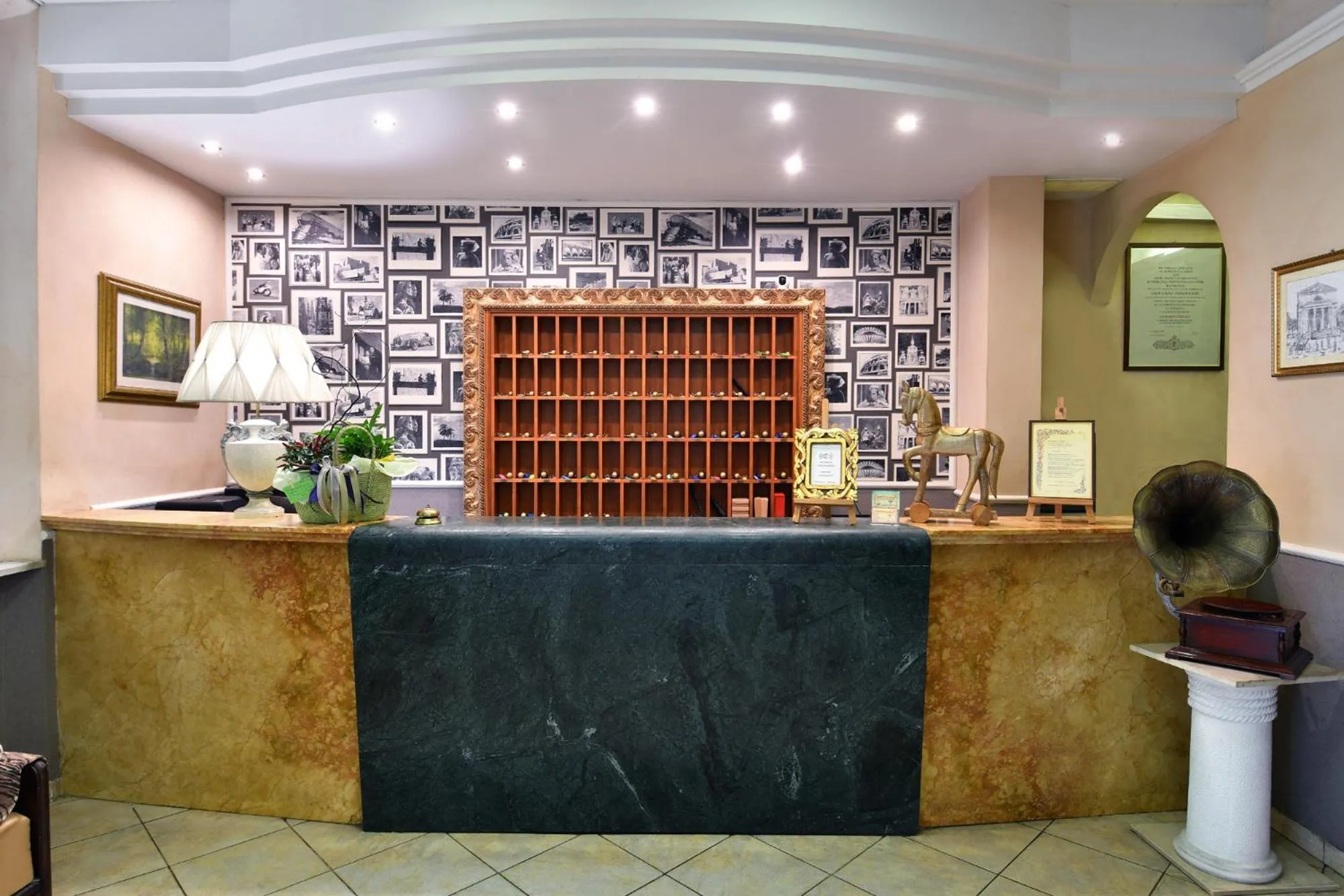 Lounge or bar in Hotel Innocenti