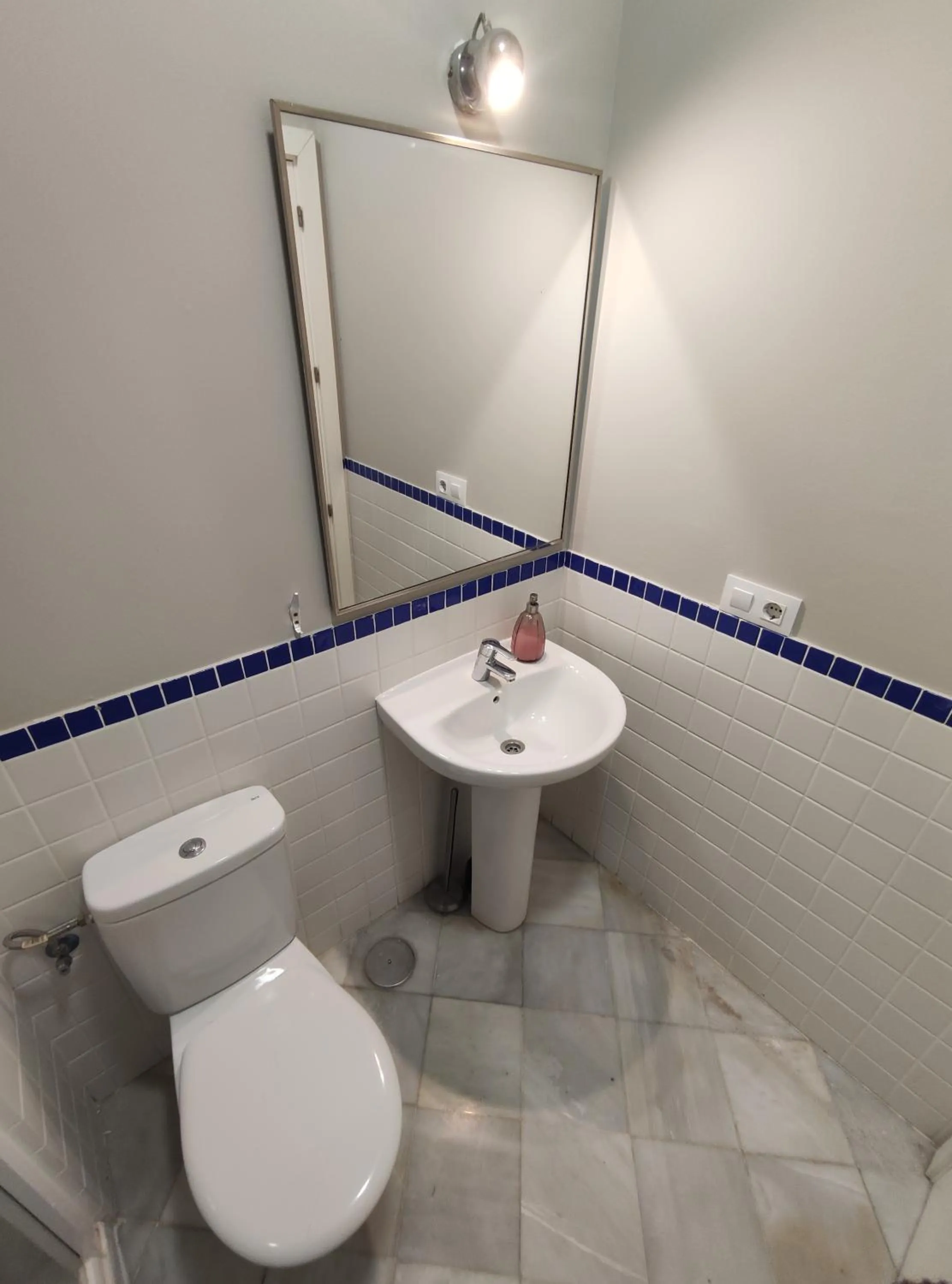 Bathroom in New Samay Hostel