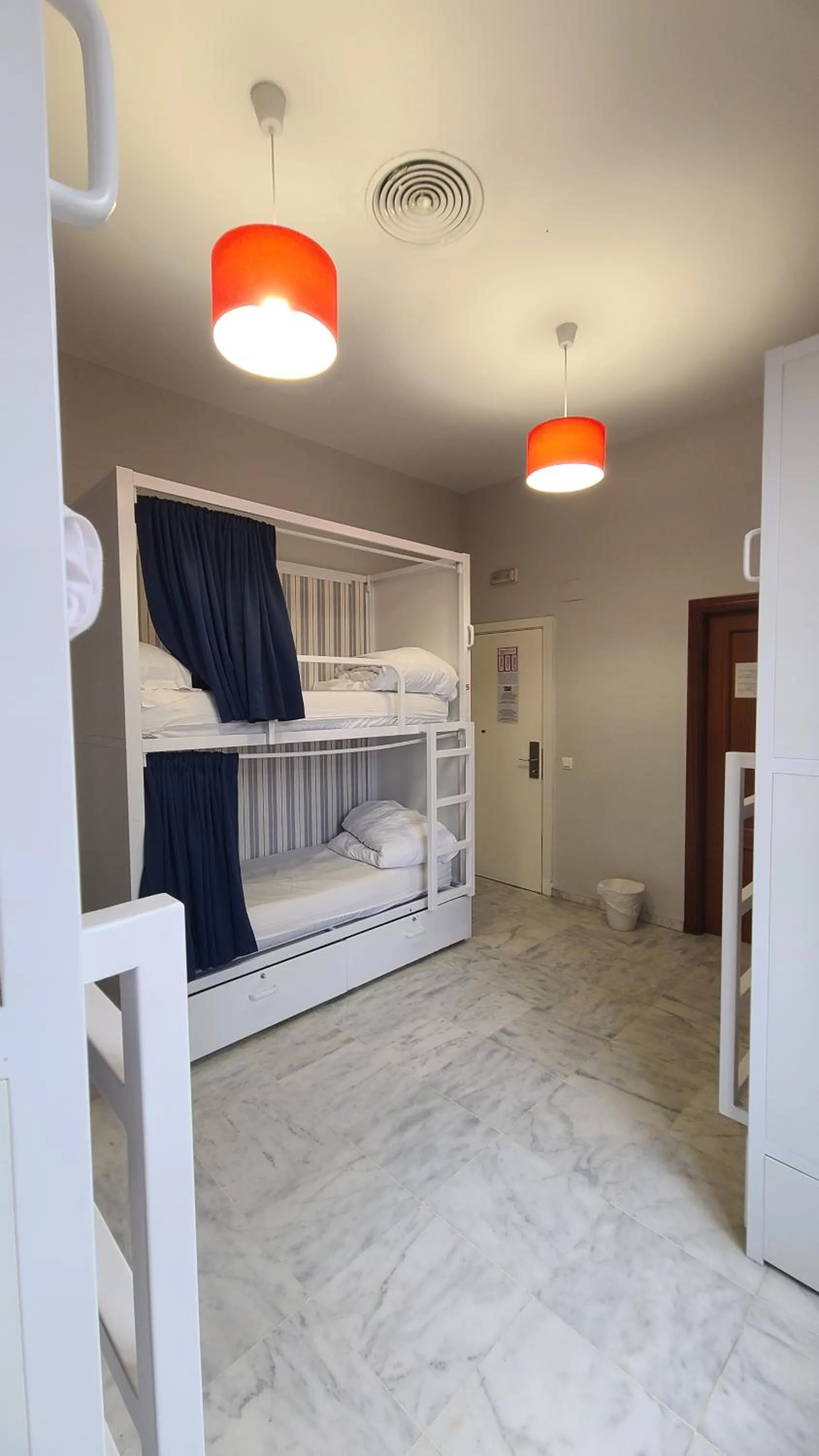 Photo of the whole room, Bed in New Samay Hostel