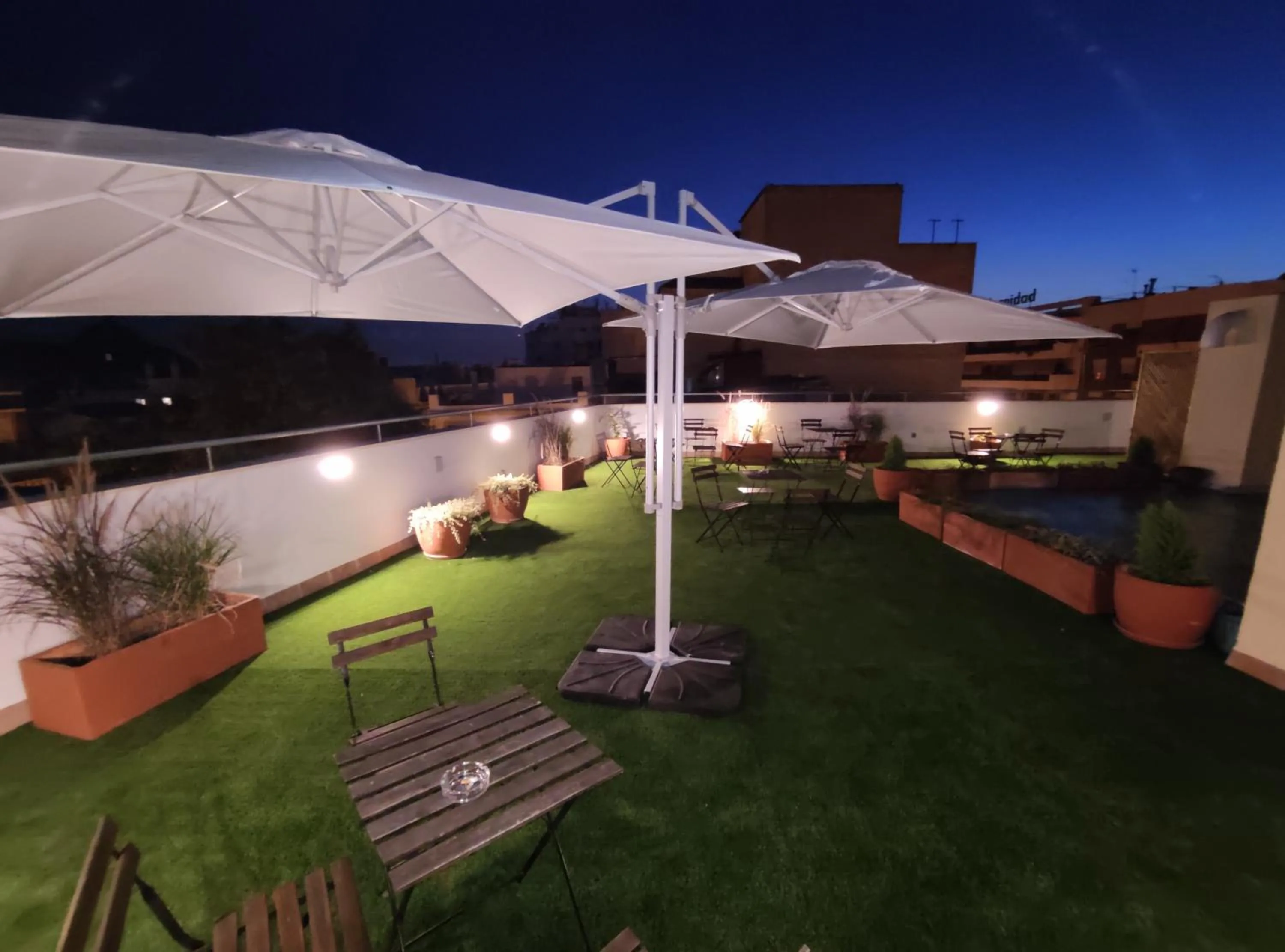 Balcony/Terrace in New Samay Hostel