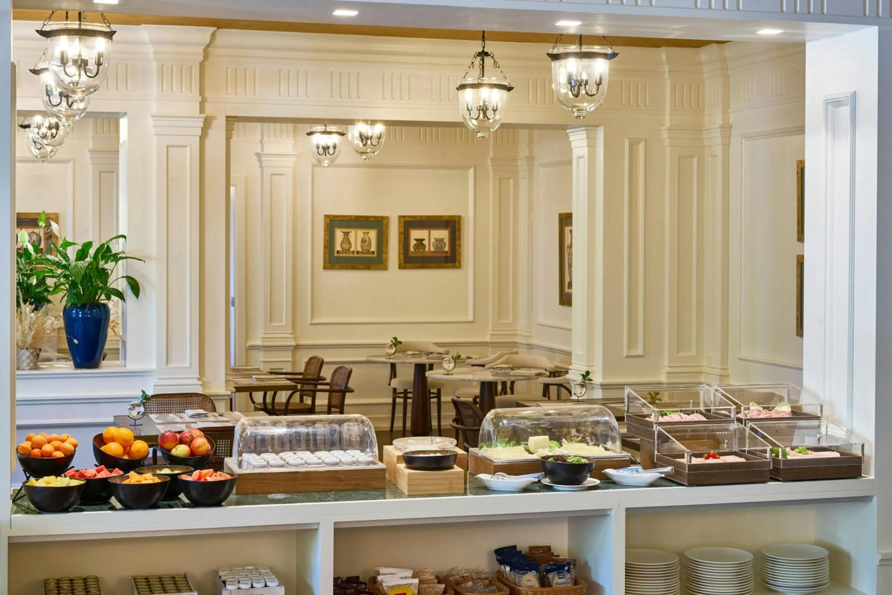 Breakfast in Grotta Giusti Thermal Spa Resort Tuscany, Autograph Collection