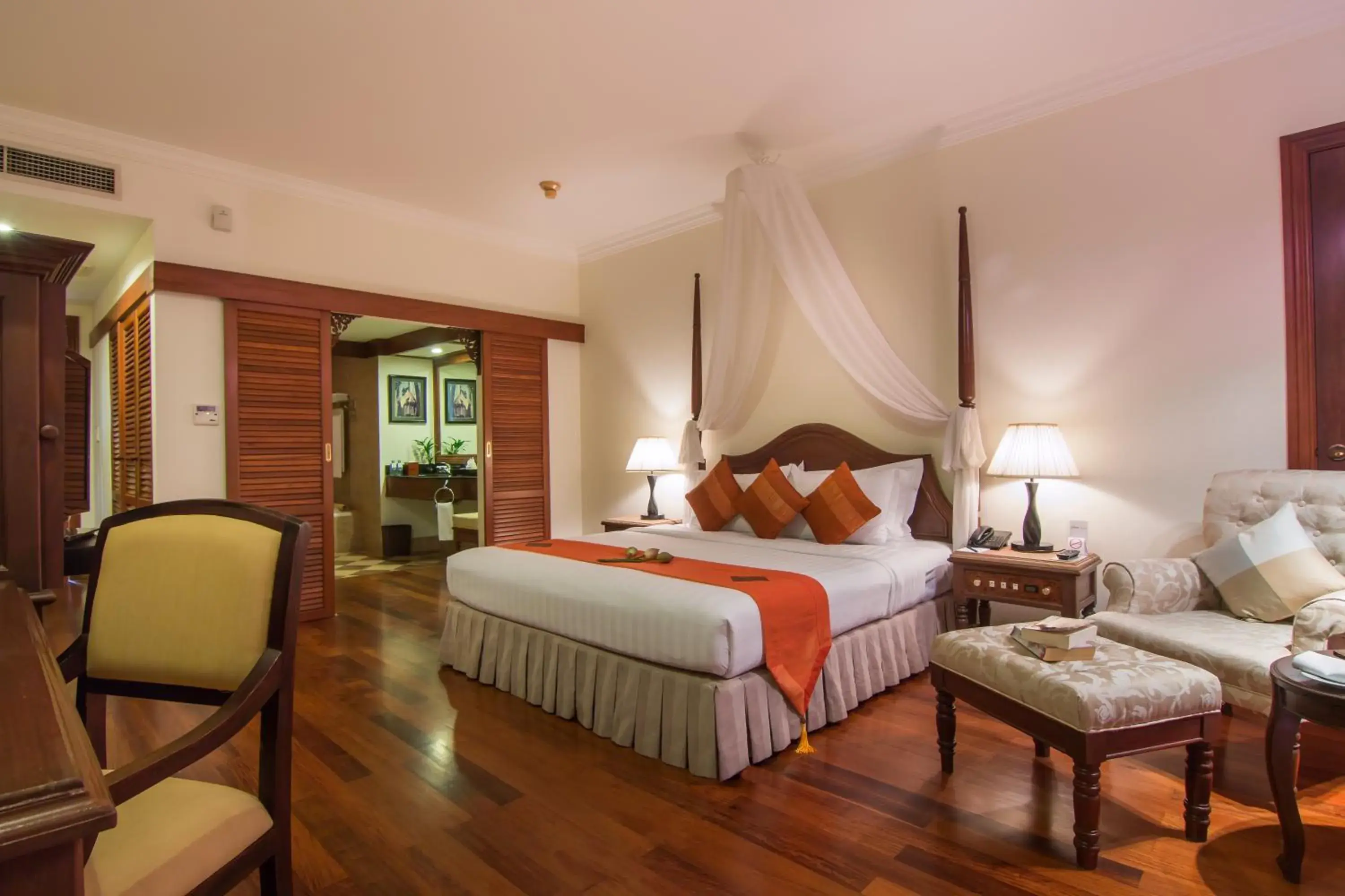 Deluxe Garden View in Palace Residence & Villa Siem Reap Deluxe Garden View in Palace Residence & Villa Siem Reap