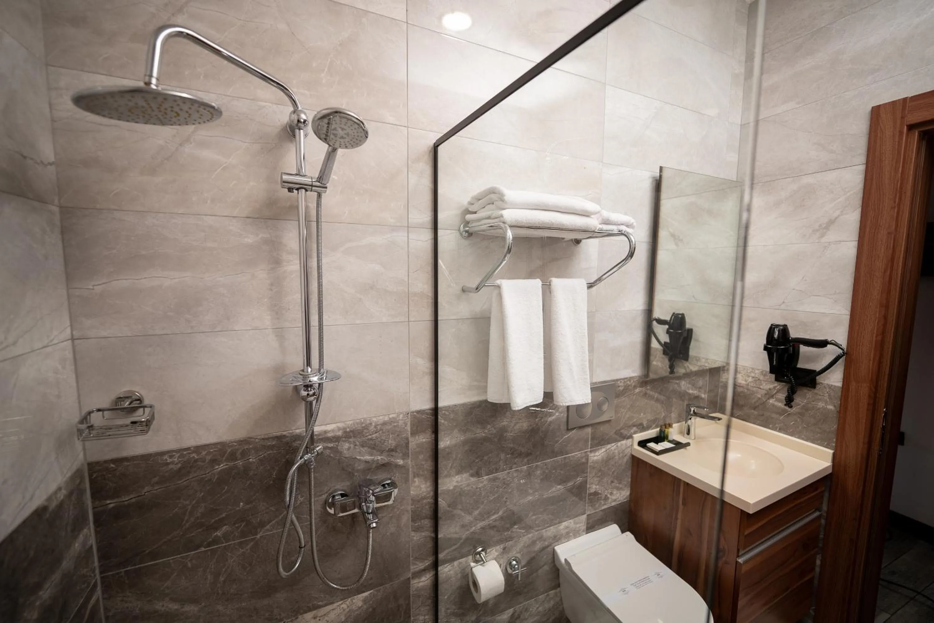 Shower in Mari Suites Hotel
