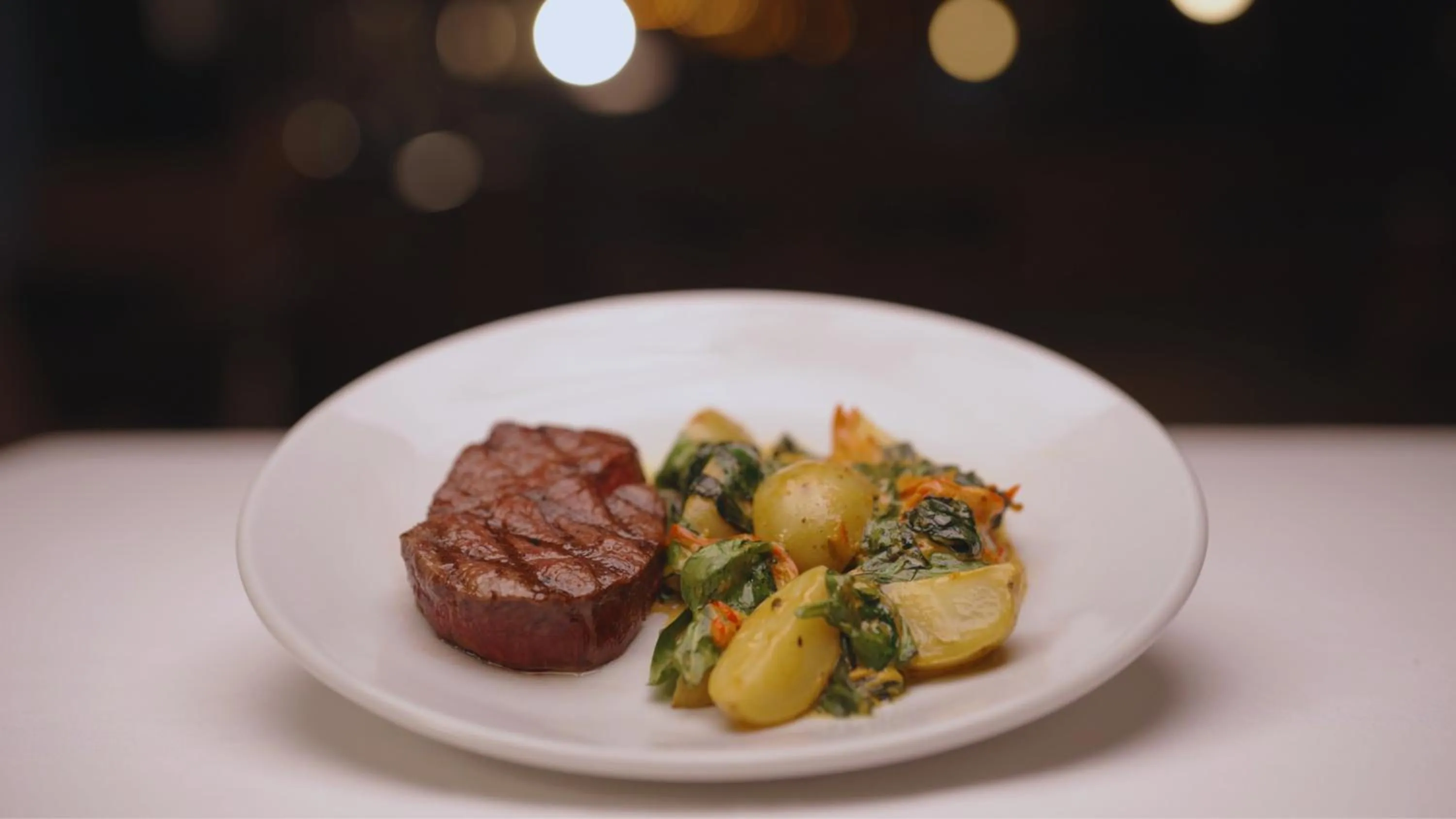 Food in Mari Suites Hotel