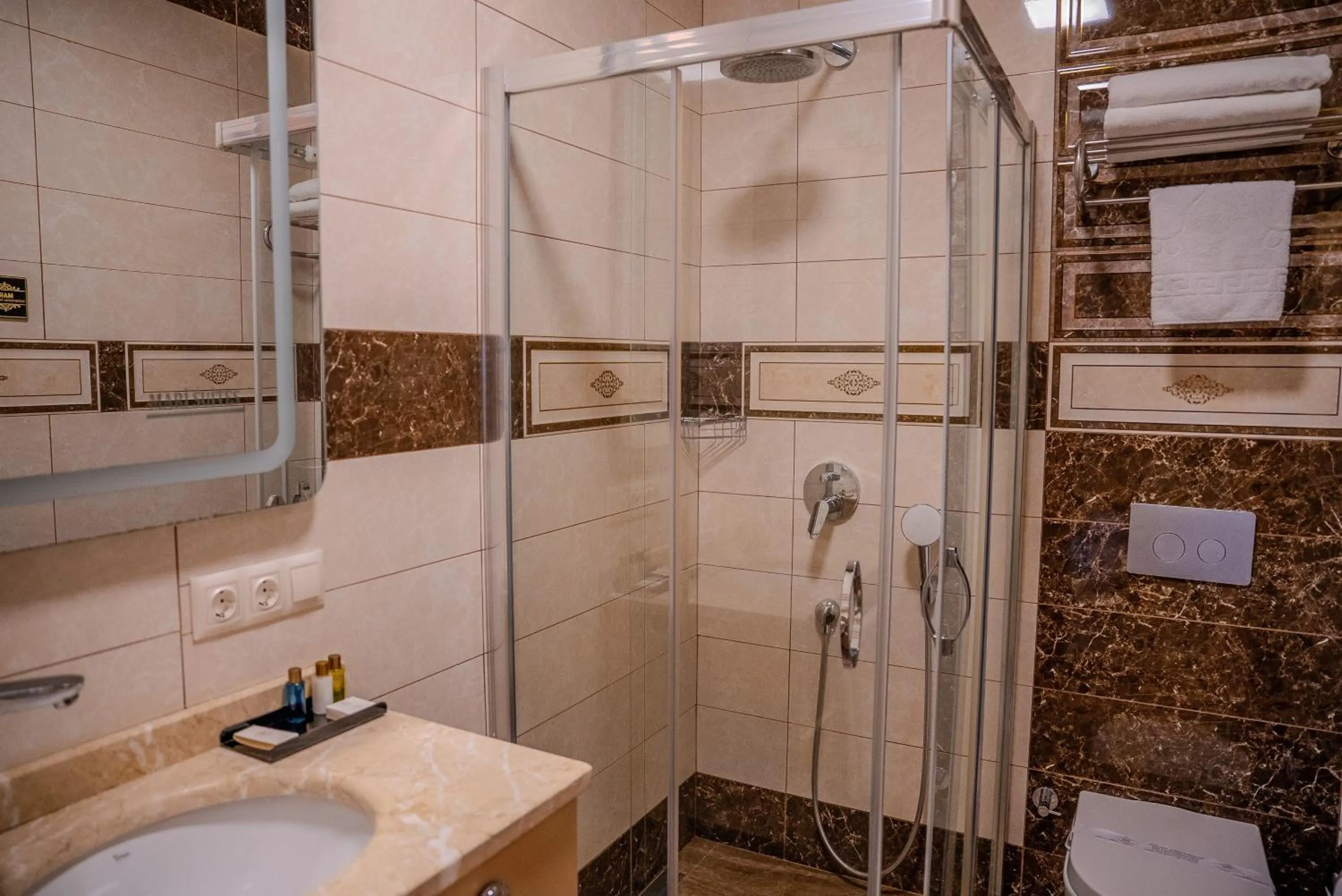 Shower in Mari Suites Hotel