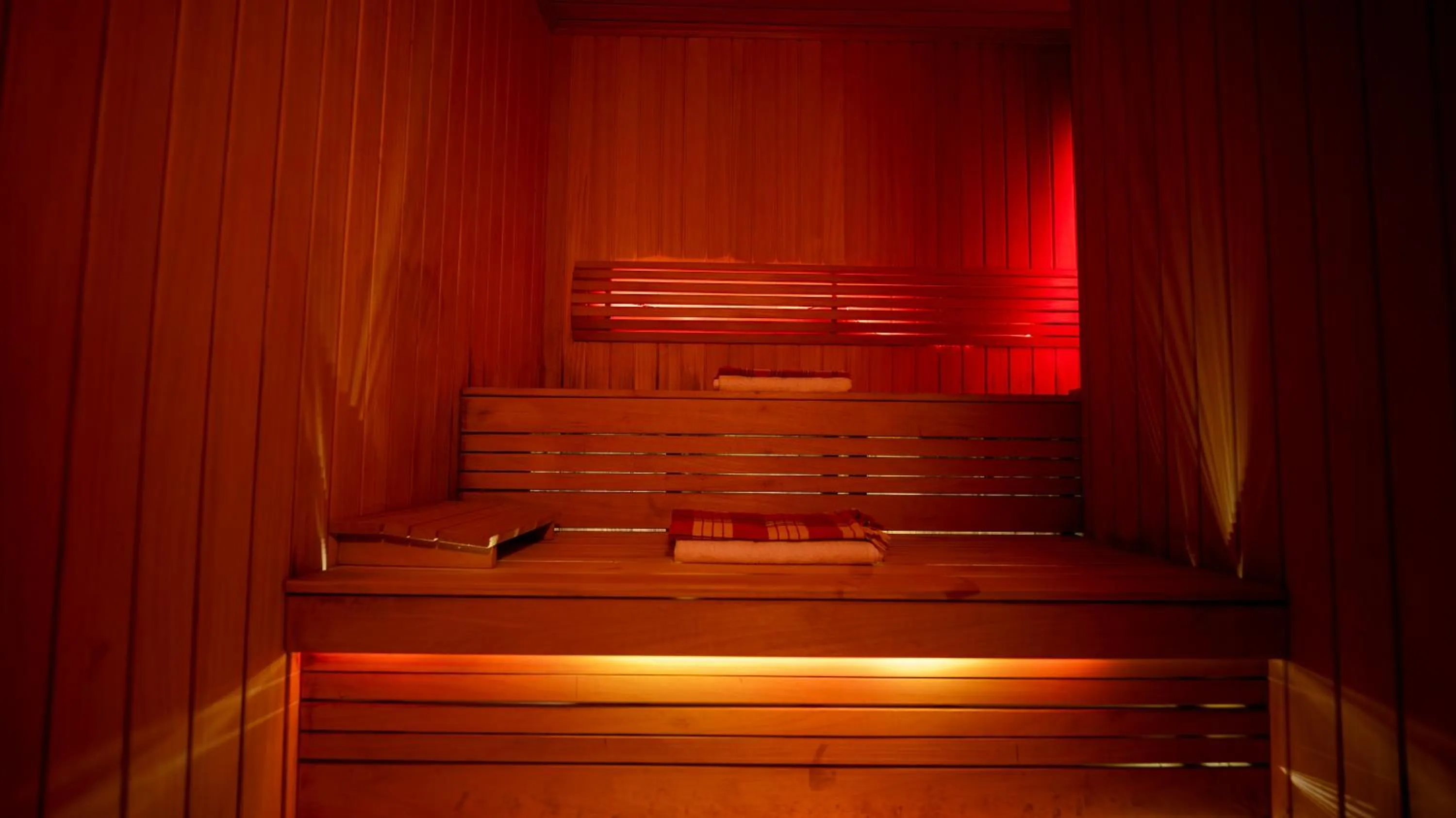 Sauna in Mari Suites Hotel