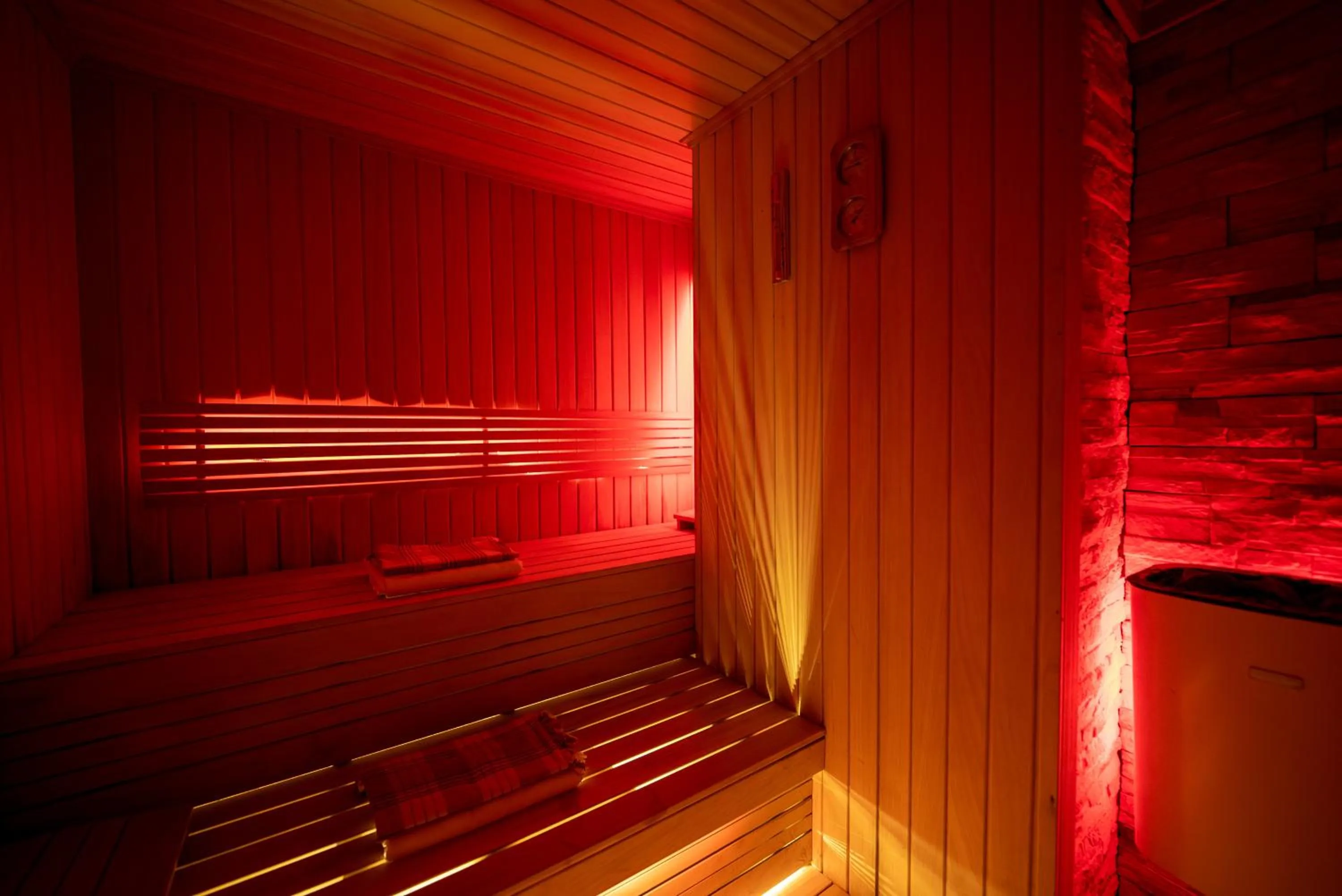 Sauna in Mari Suites Hotel