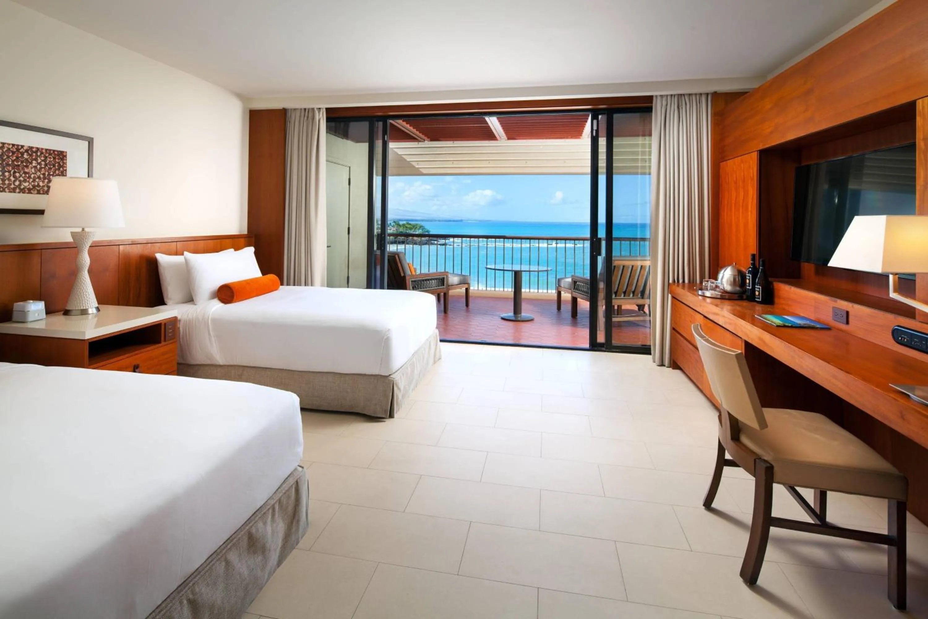 Photo of the whole room, Bed in Mauna Kea Beach Hotel, Autograph Collection