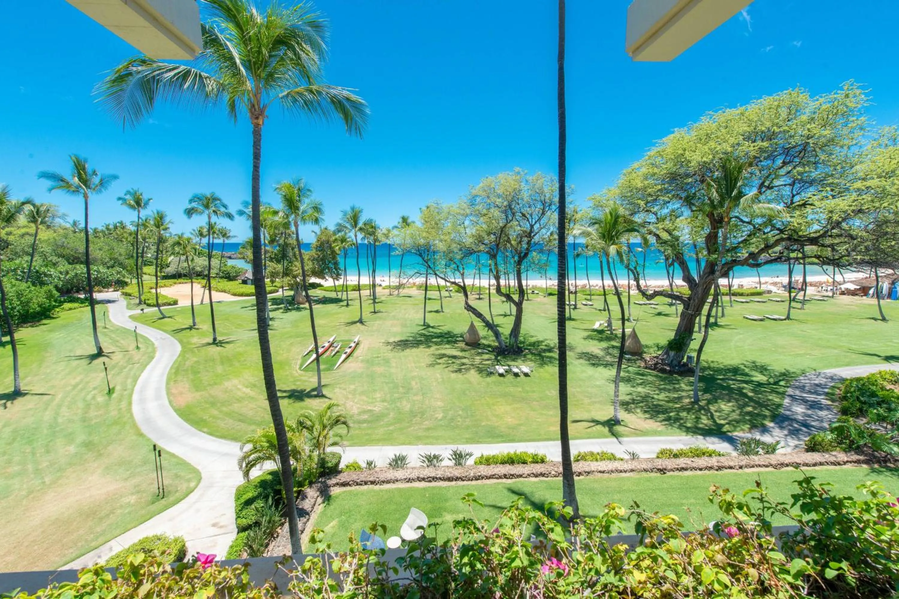 Beach in Mauna Kea Beach Hotel, Autograph Collection