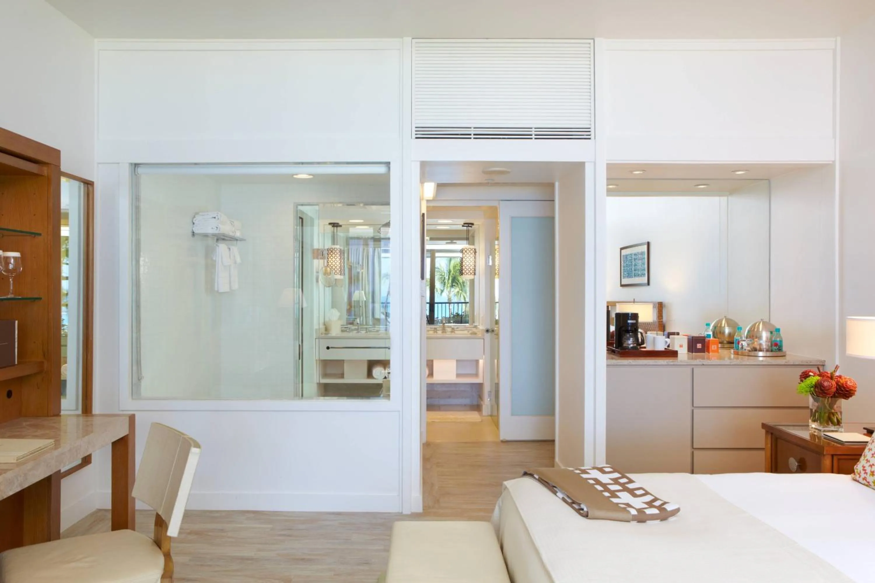 Beach, Bed in Mauna Kea Beach Hotel, Autograph Collection