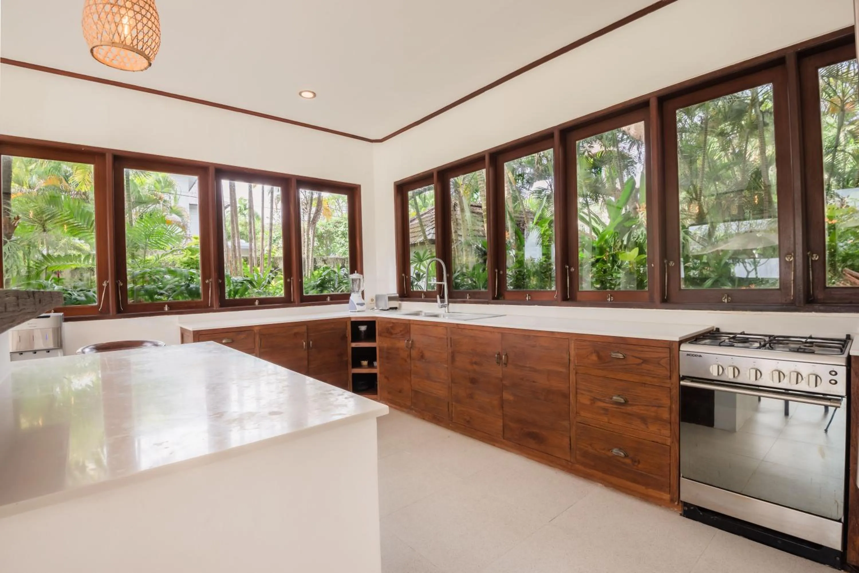 Kitchen or kitchenette in Dream View Villa