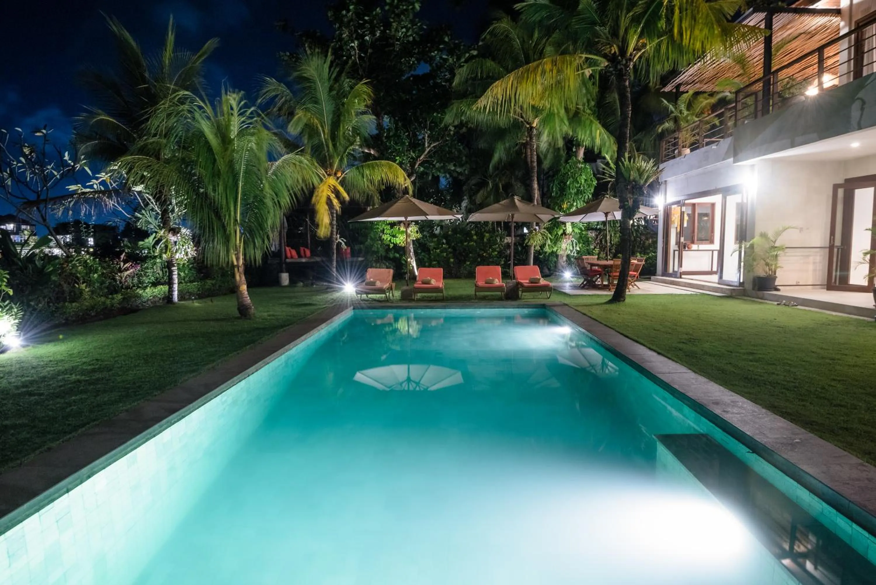 Swimming pool in Dream View Villa