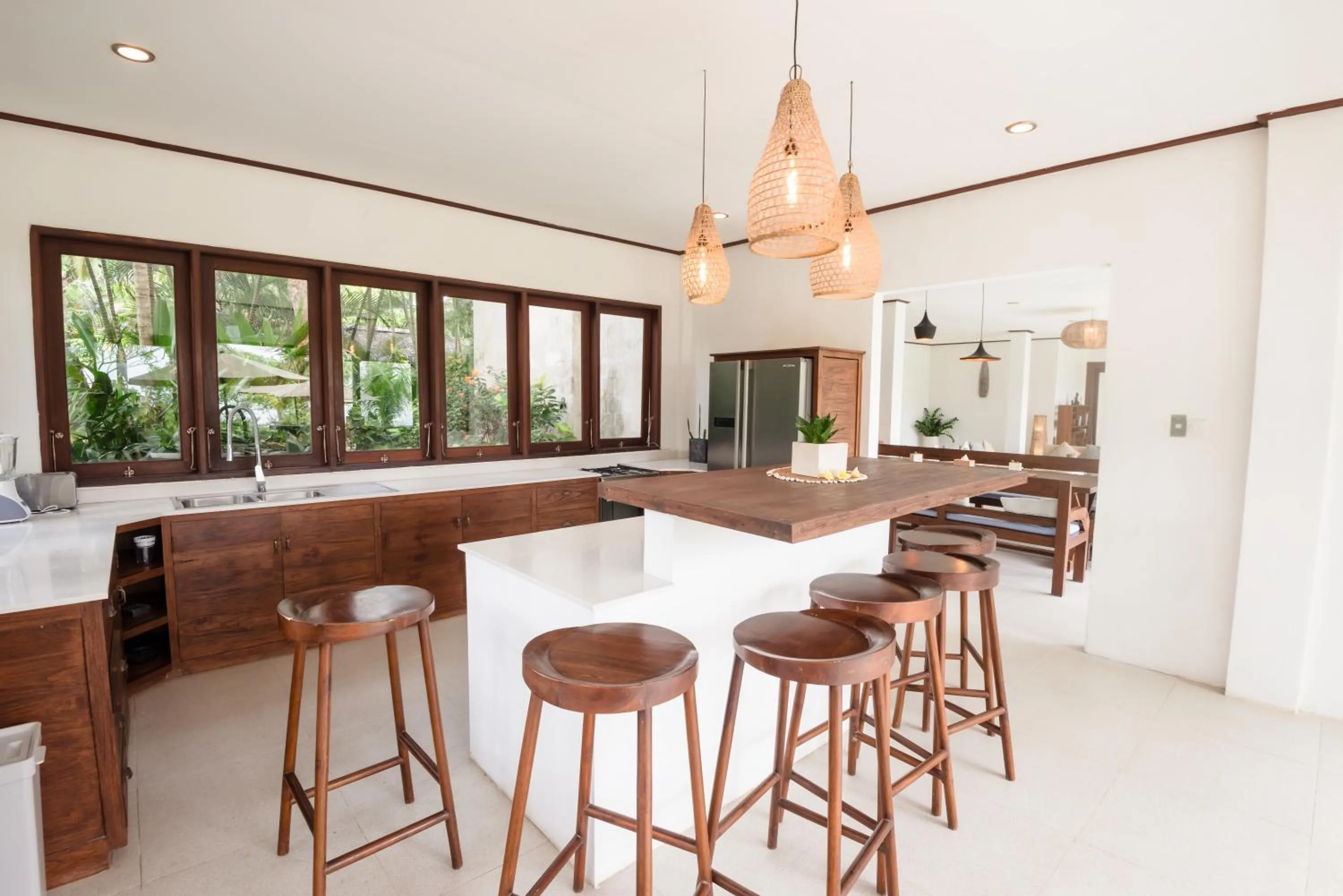 Kitchen or kitchenette in Dream View Villa