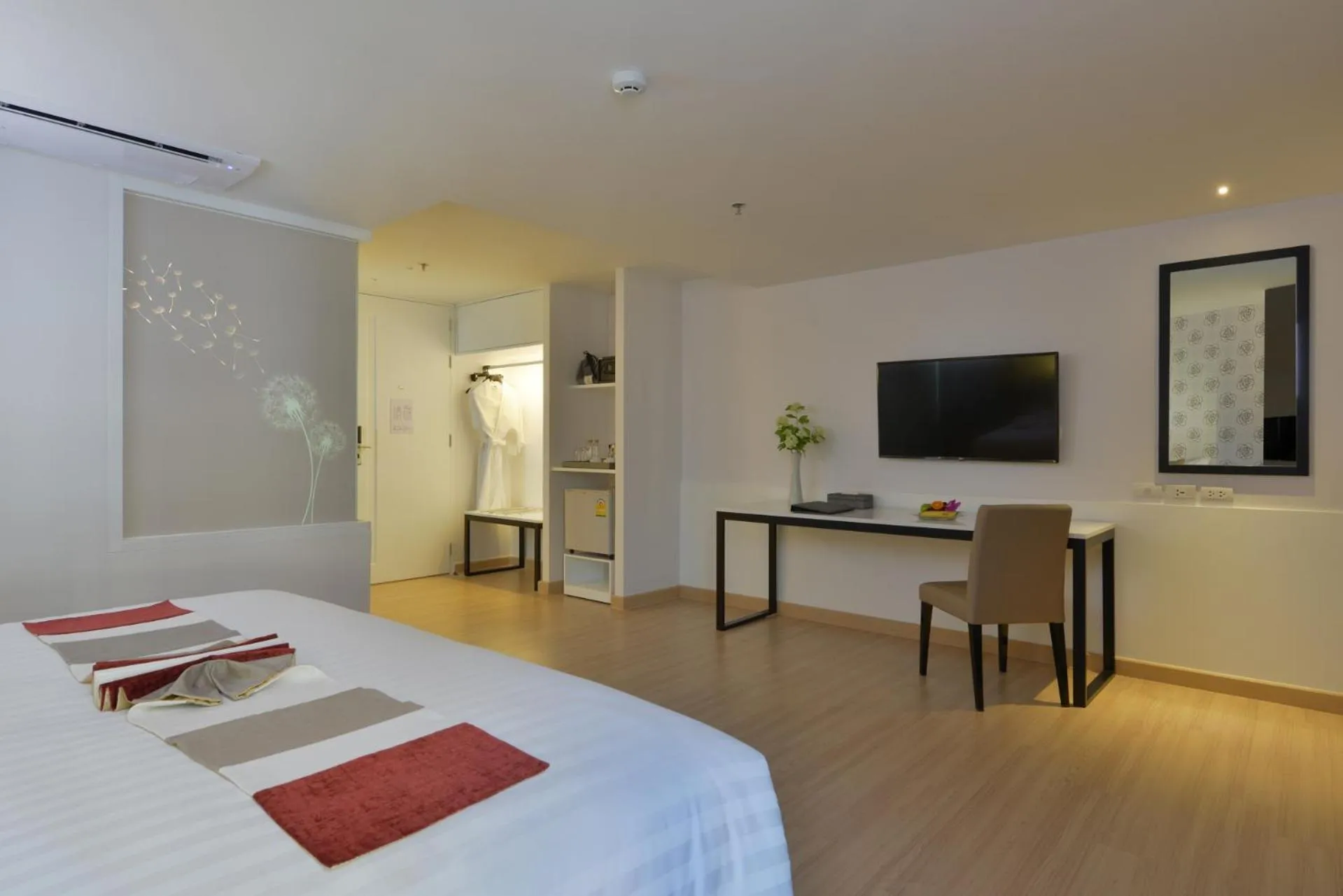 Bedroom, Bed in Le D'Tel Bangkok