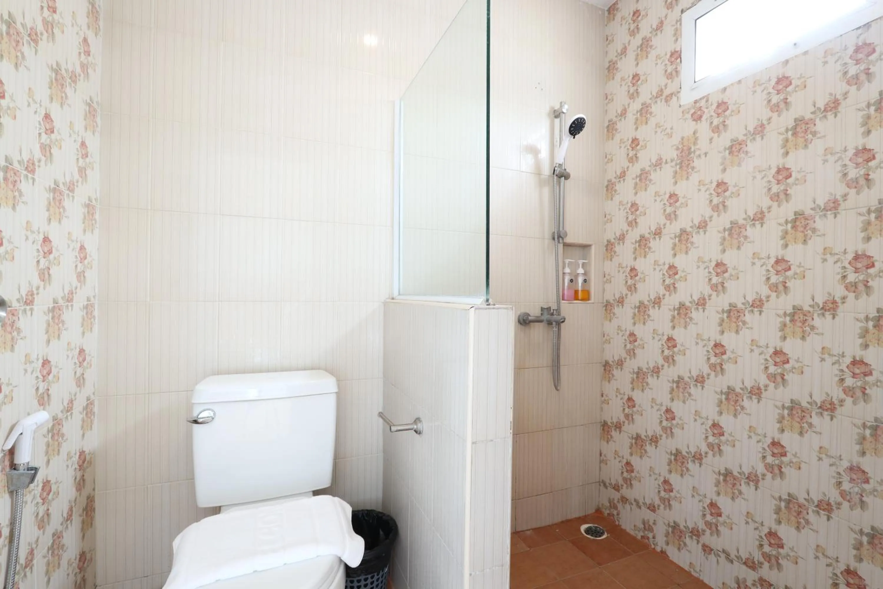 Shower in Rak Na Khaoyai